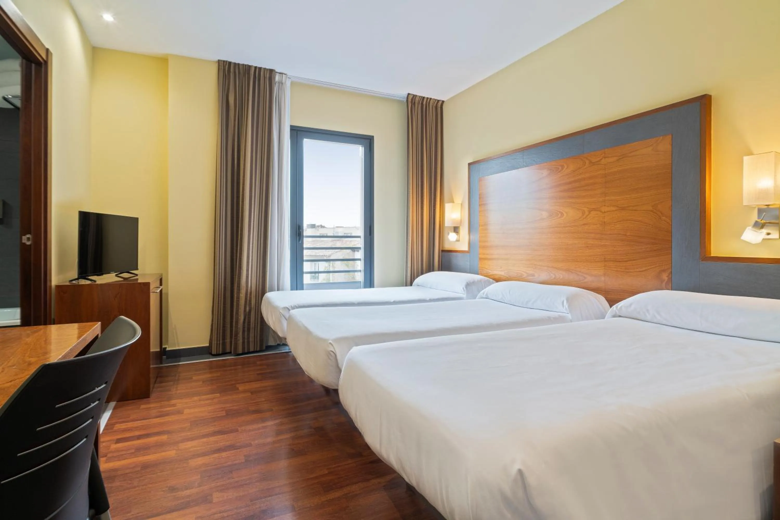 Bedroom, Bed in F&G Logroño