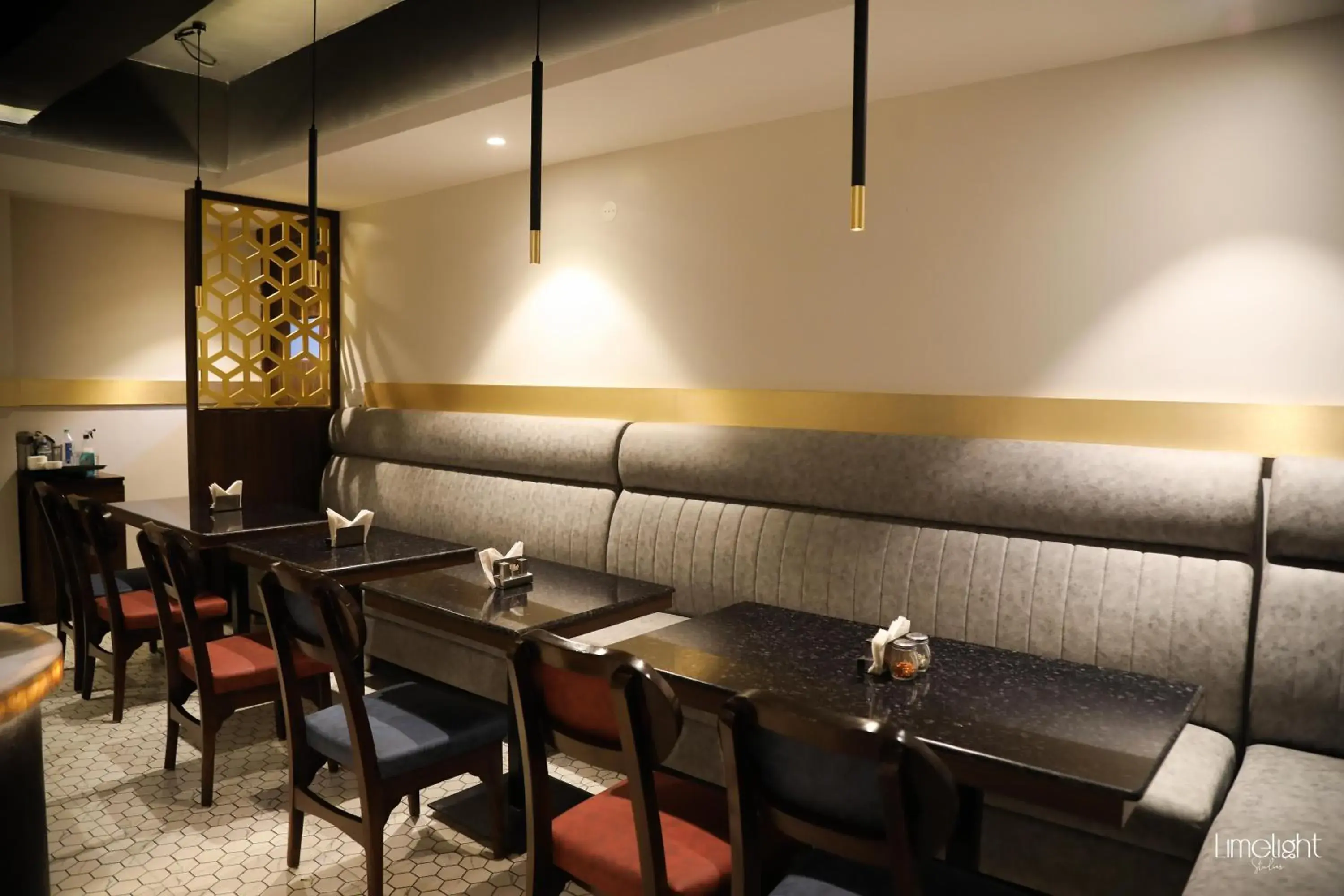 Restaurant/places to eat in Belvedere Suites Restaurant/places to eat in Belvedere Suites