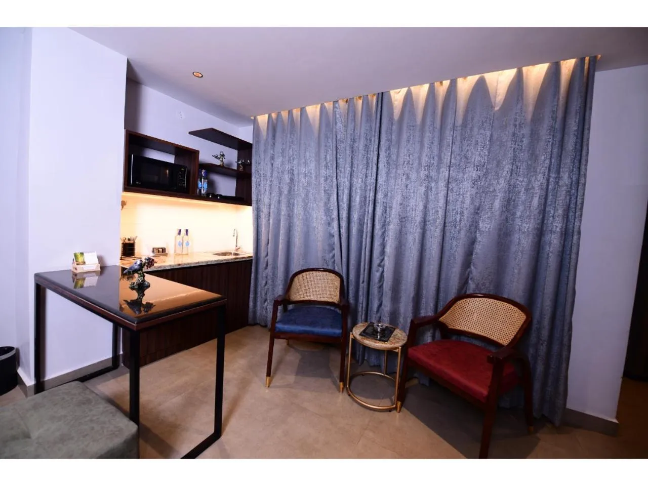 Seating area in Belvedere Suites