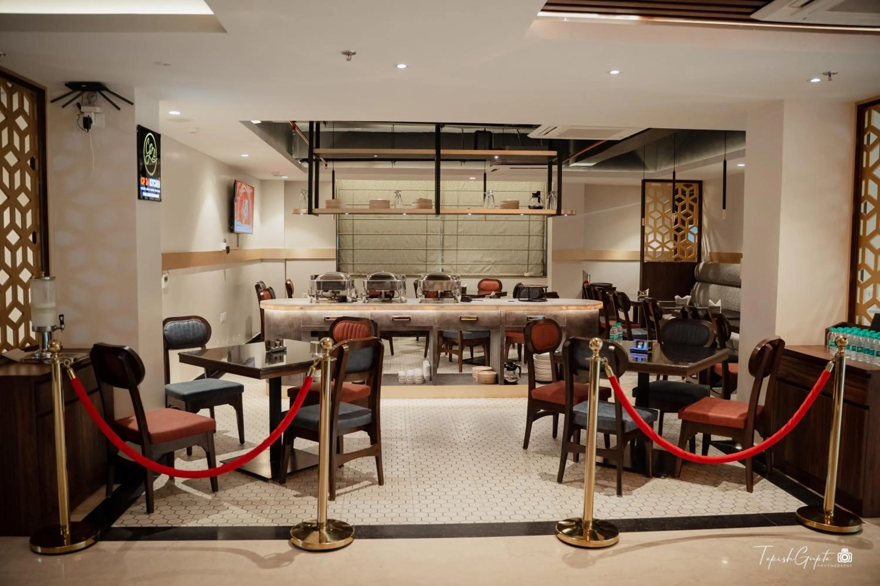 Restaurant/places to eat in Belvedere Suites