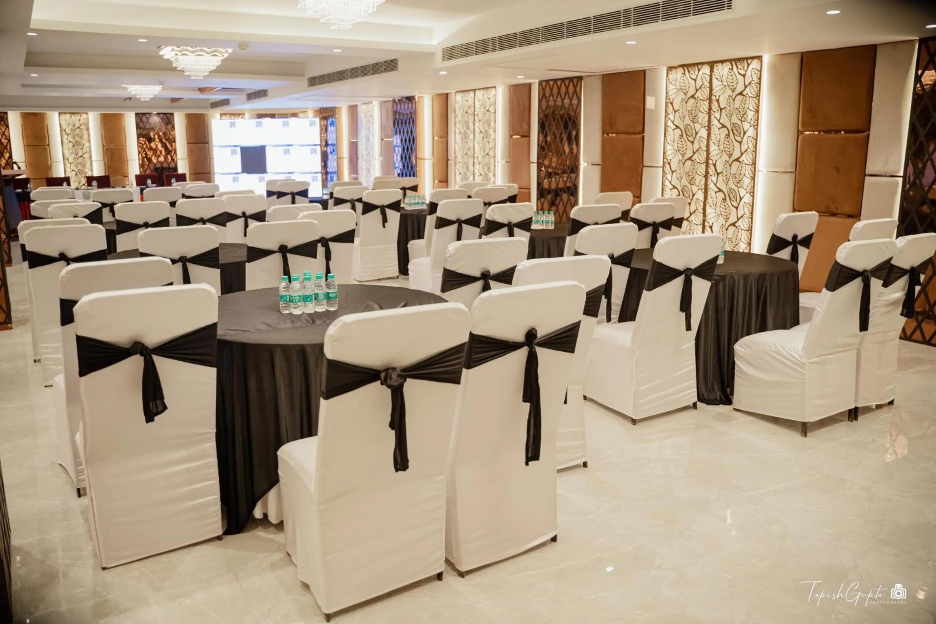 Meeting/conference room in Belvedere Suites