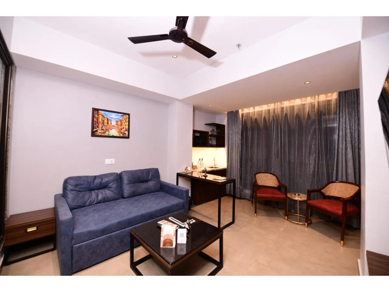 Living room in Belvedere Suites