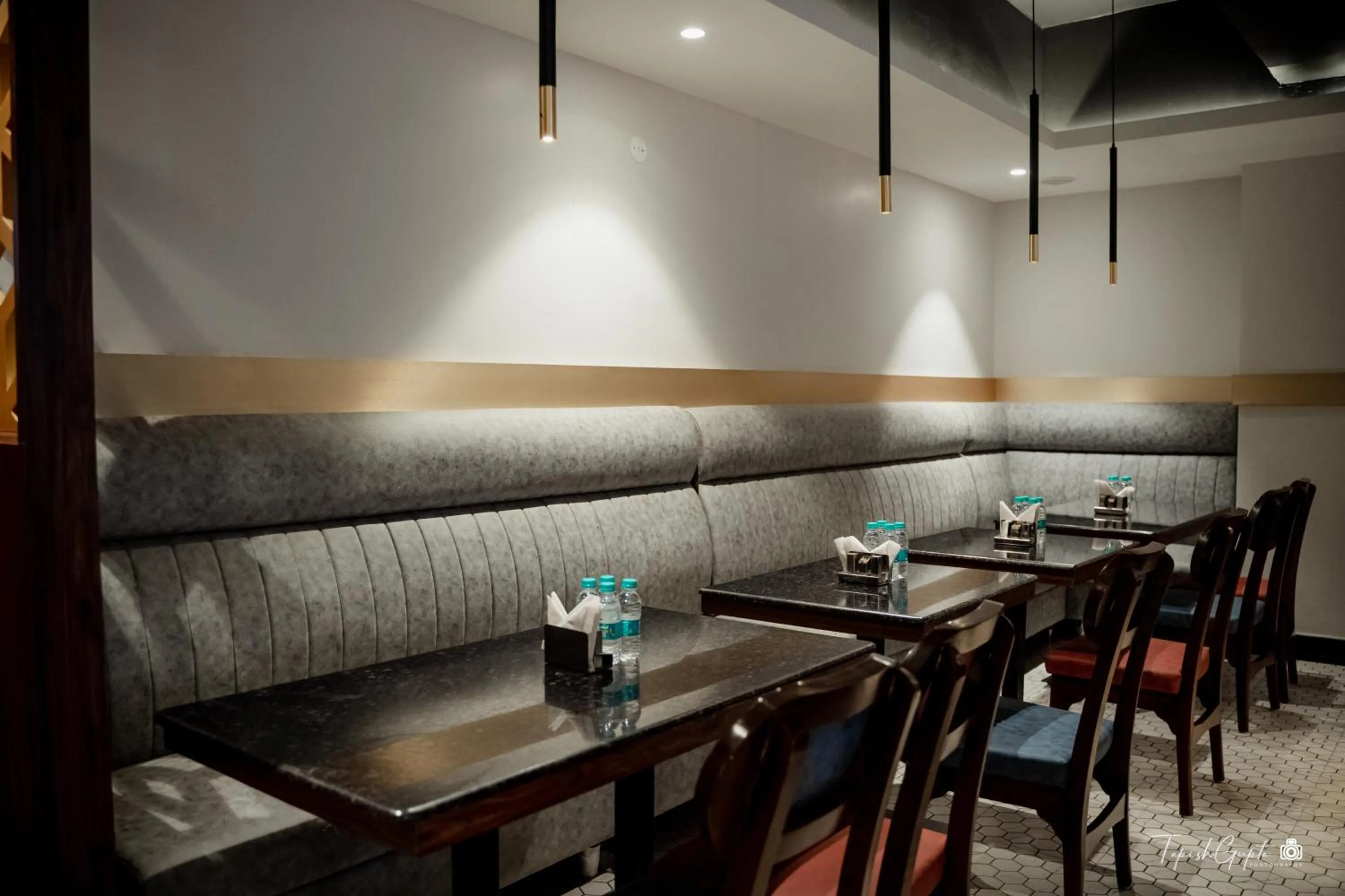 Restaurant/places to eat in Belvedere Suites