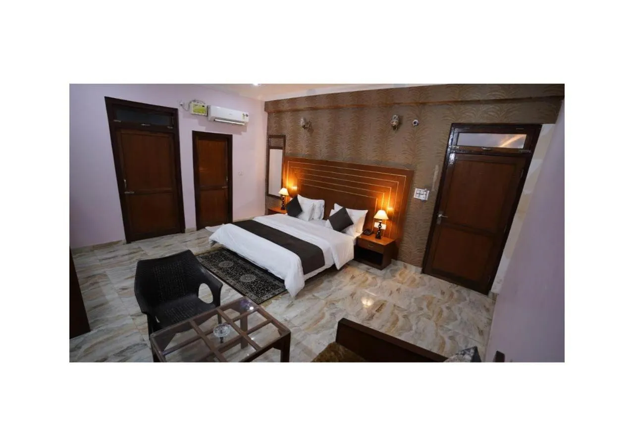 Bedroom, Bed in HR DUKES DEN RESORT