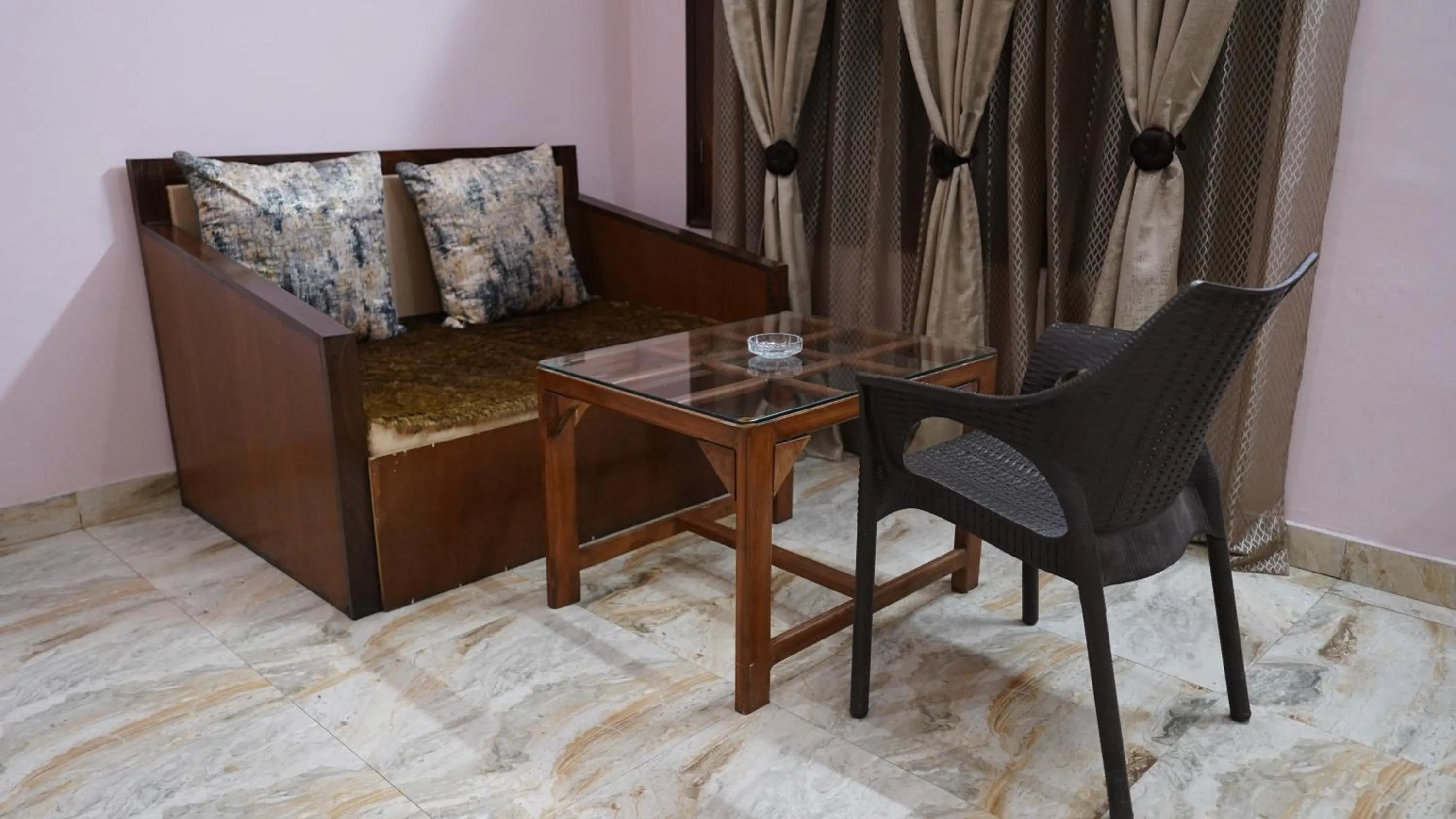 Seating area in HR DUKES DEN RESORT