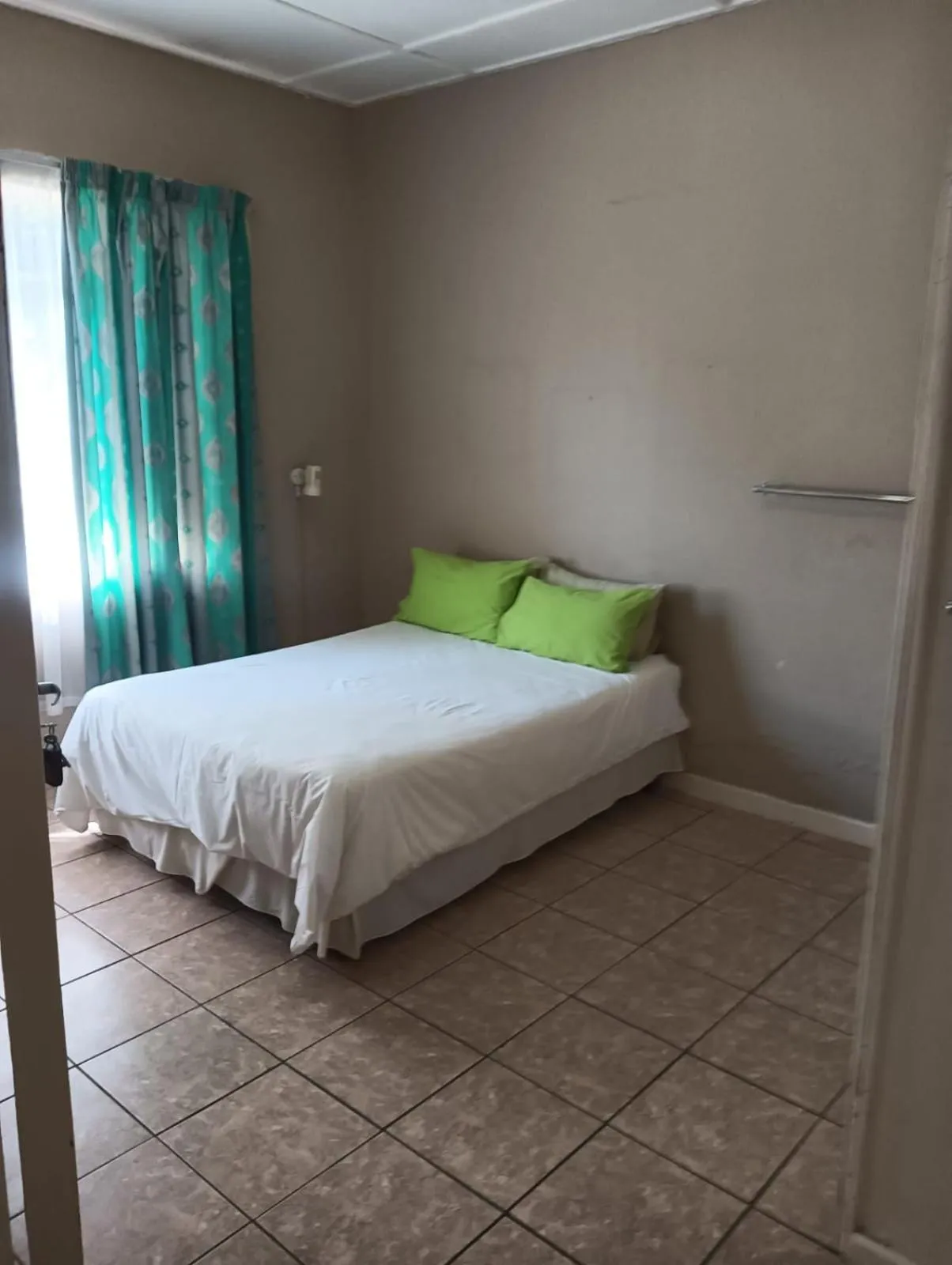 Photo of the whole room, Bed in Mumo Lodge