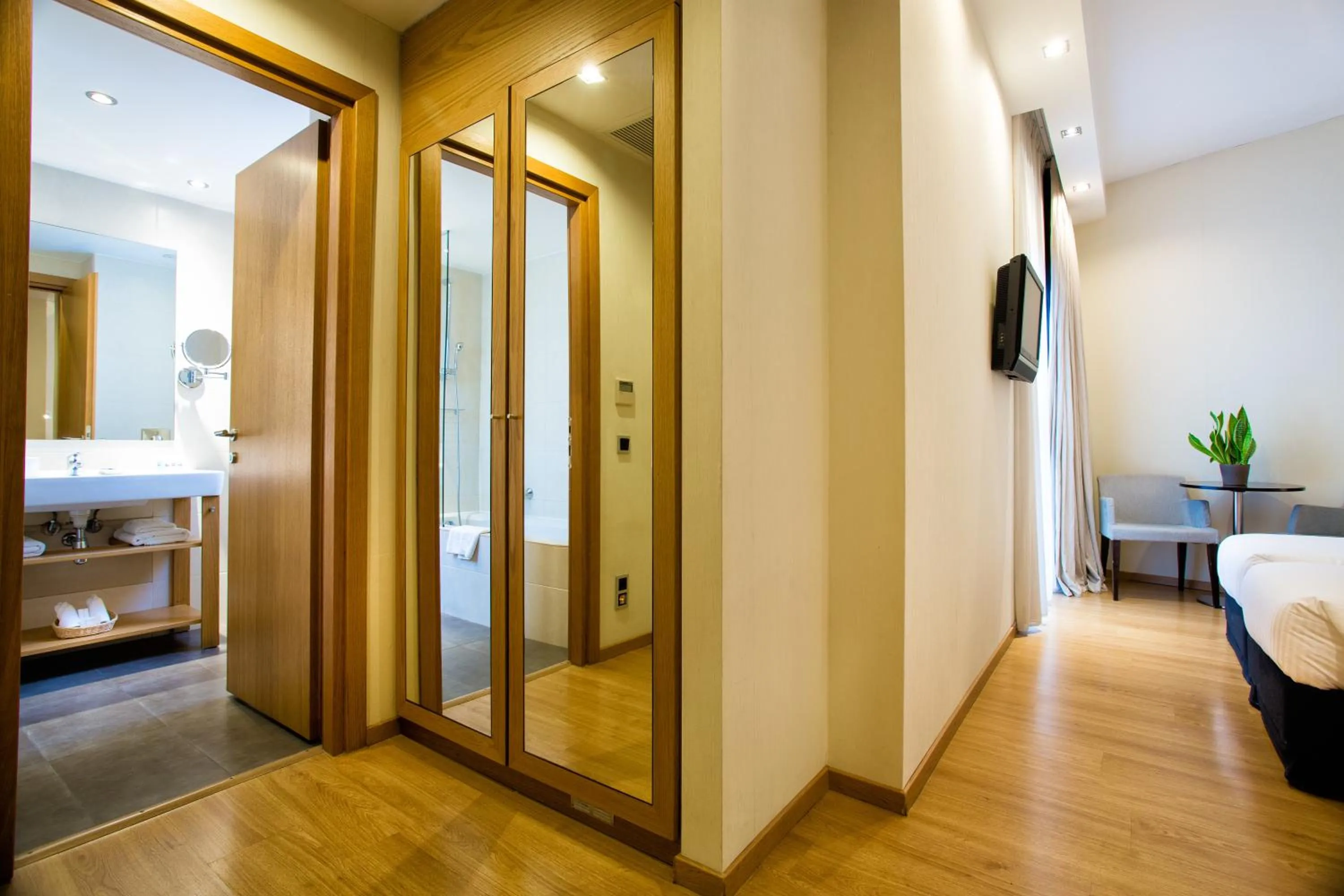 Bathroom, Bed in The Athens Gate Hotel