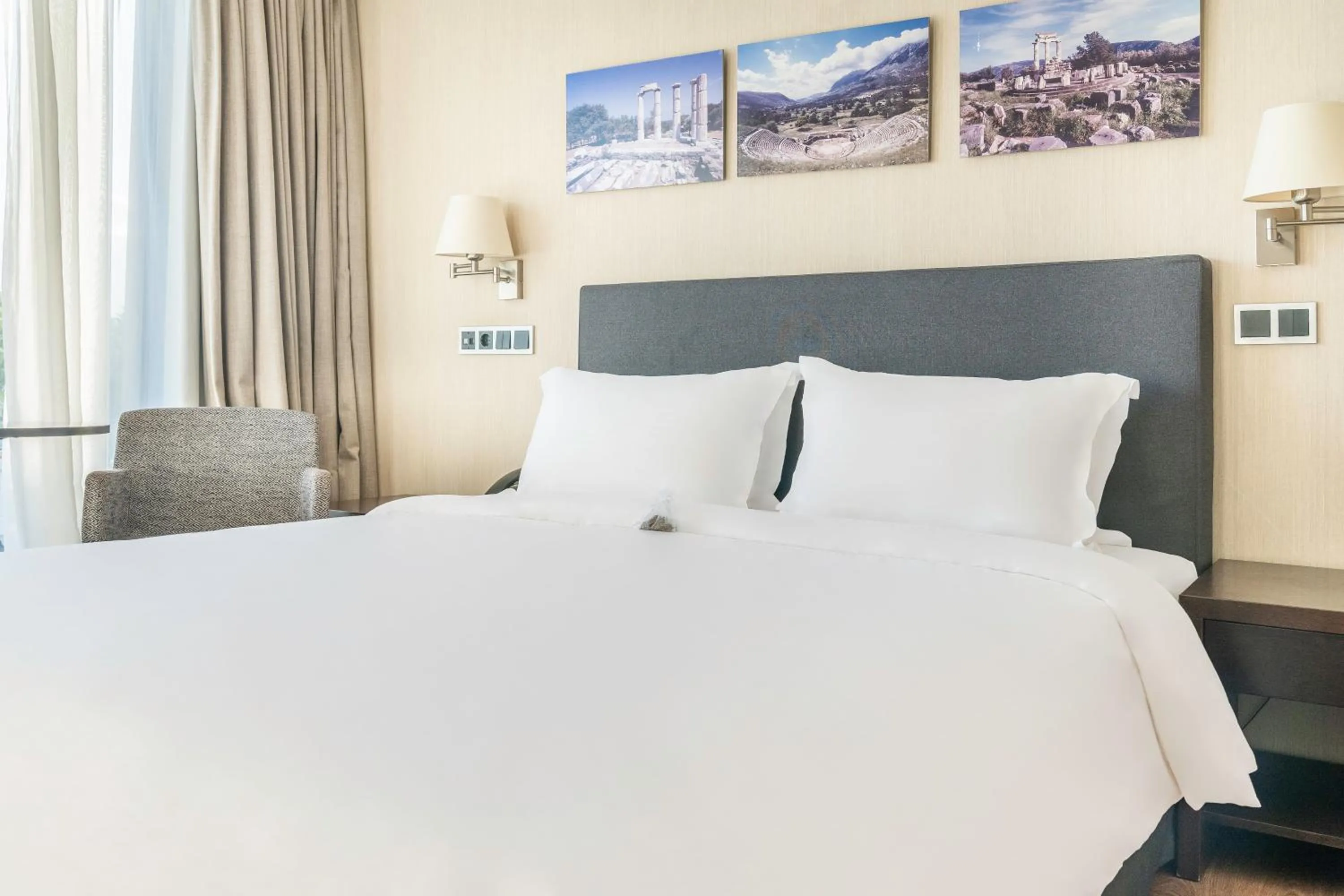 Bedroom, Bed in The Athens Gate Hotel