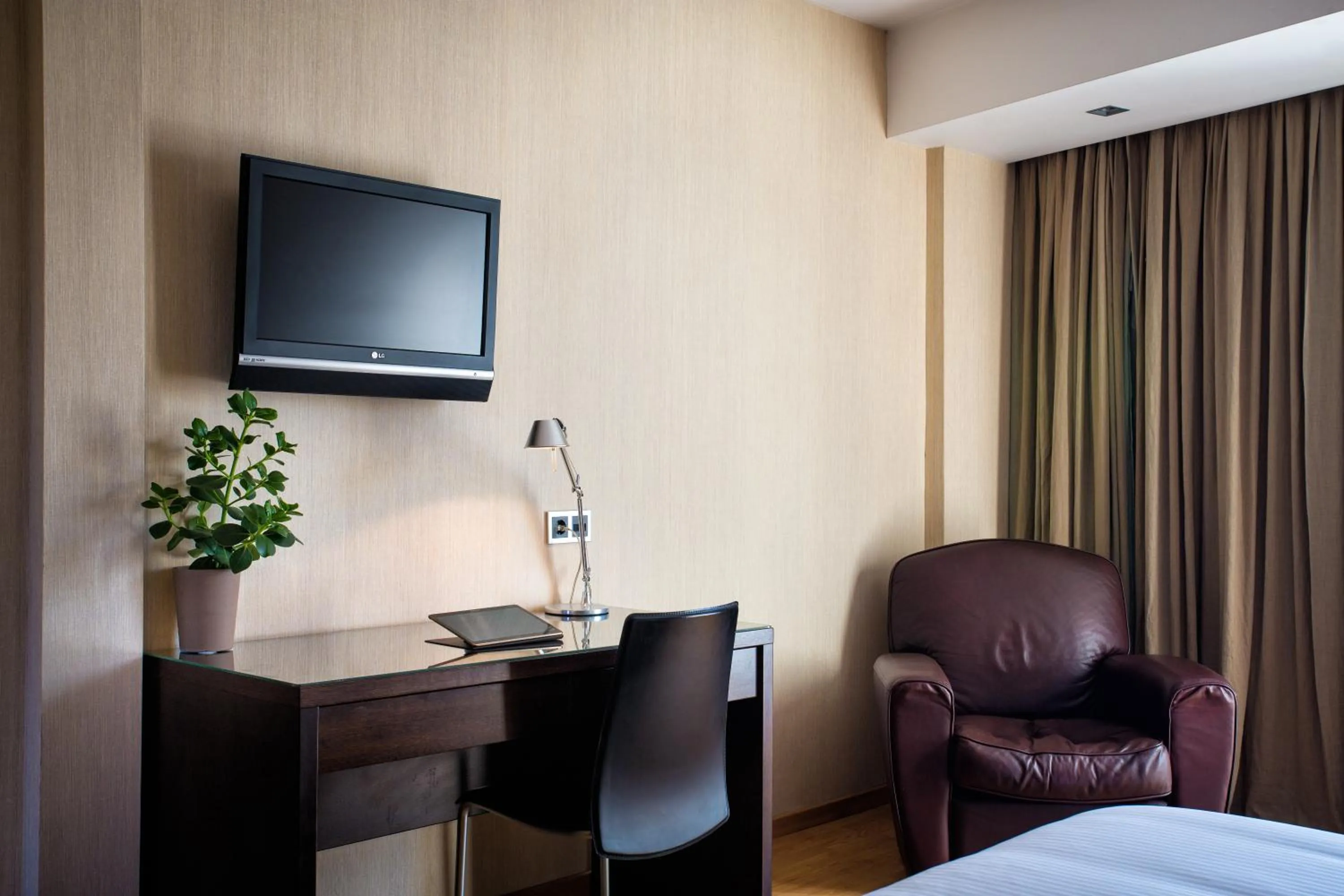 Living room, Bed in The Athens Gate Hotel