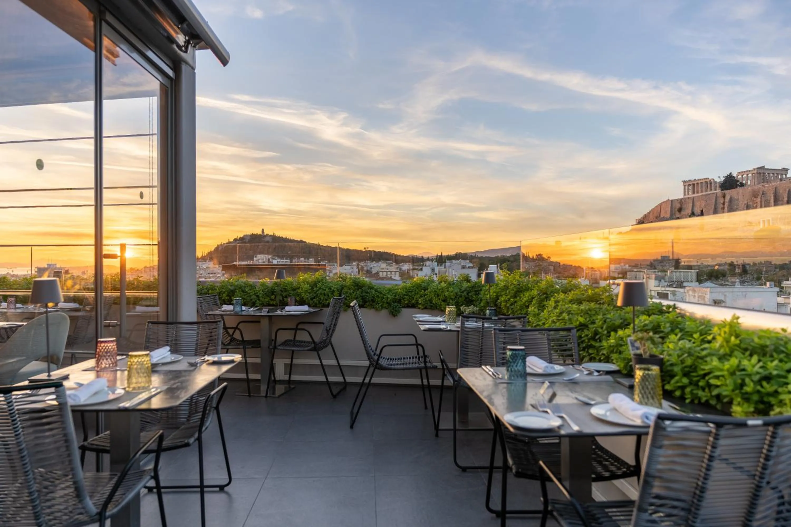 Restaurant/places to eat in The Athens Gate Hotel