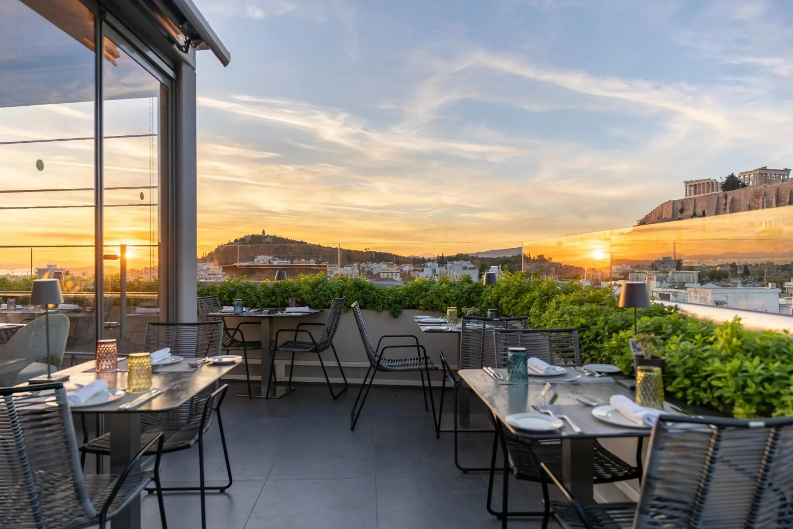 Restaurant/places to eat in The Athens Gate Hotel Restaurant/places to eat in The Athens Gate Hotel