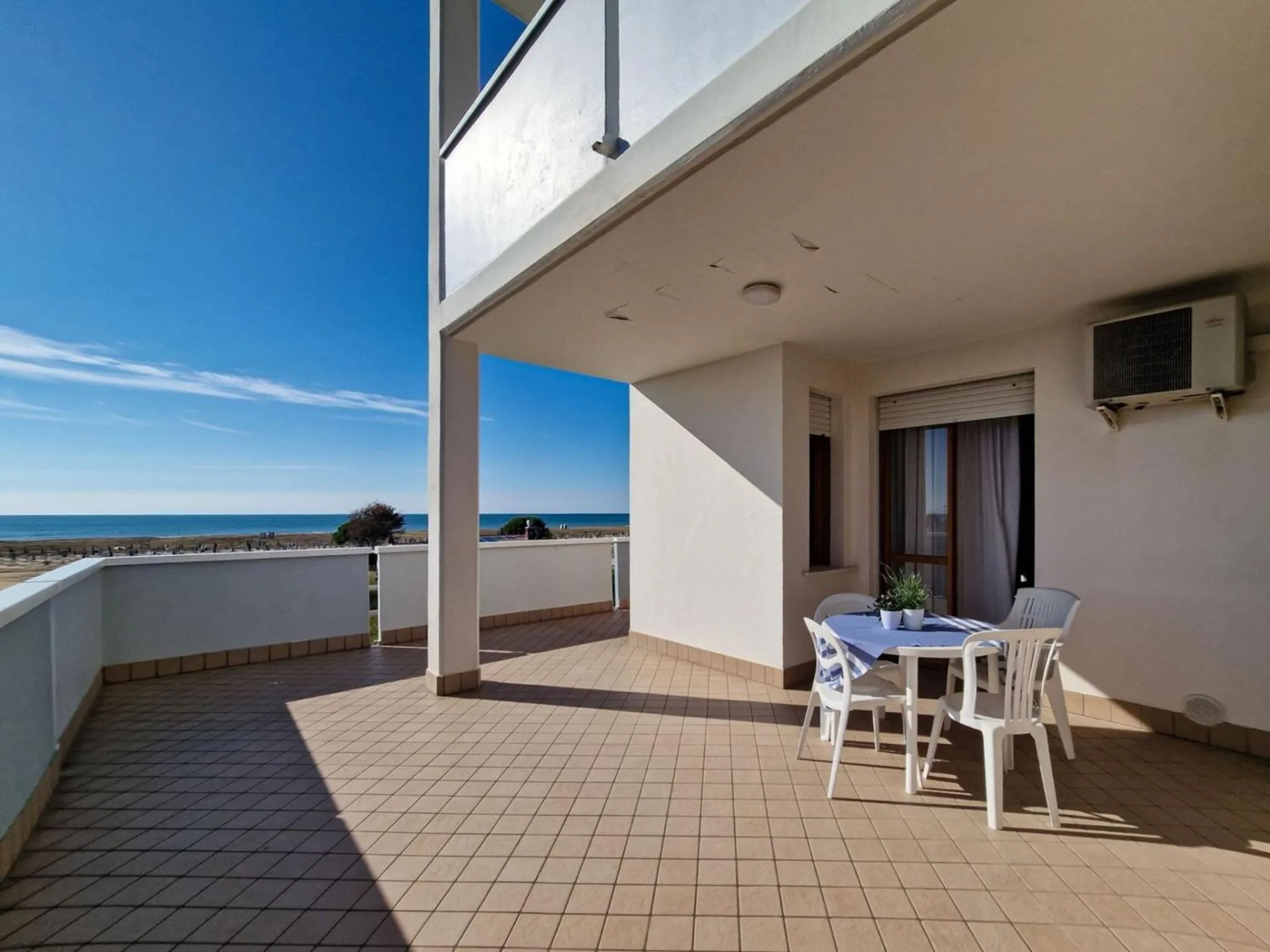 Seafront view studio in Bibione-Beahost