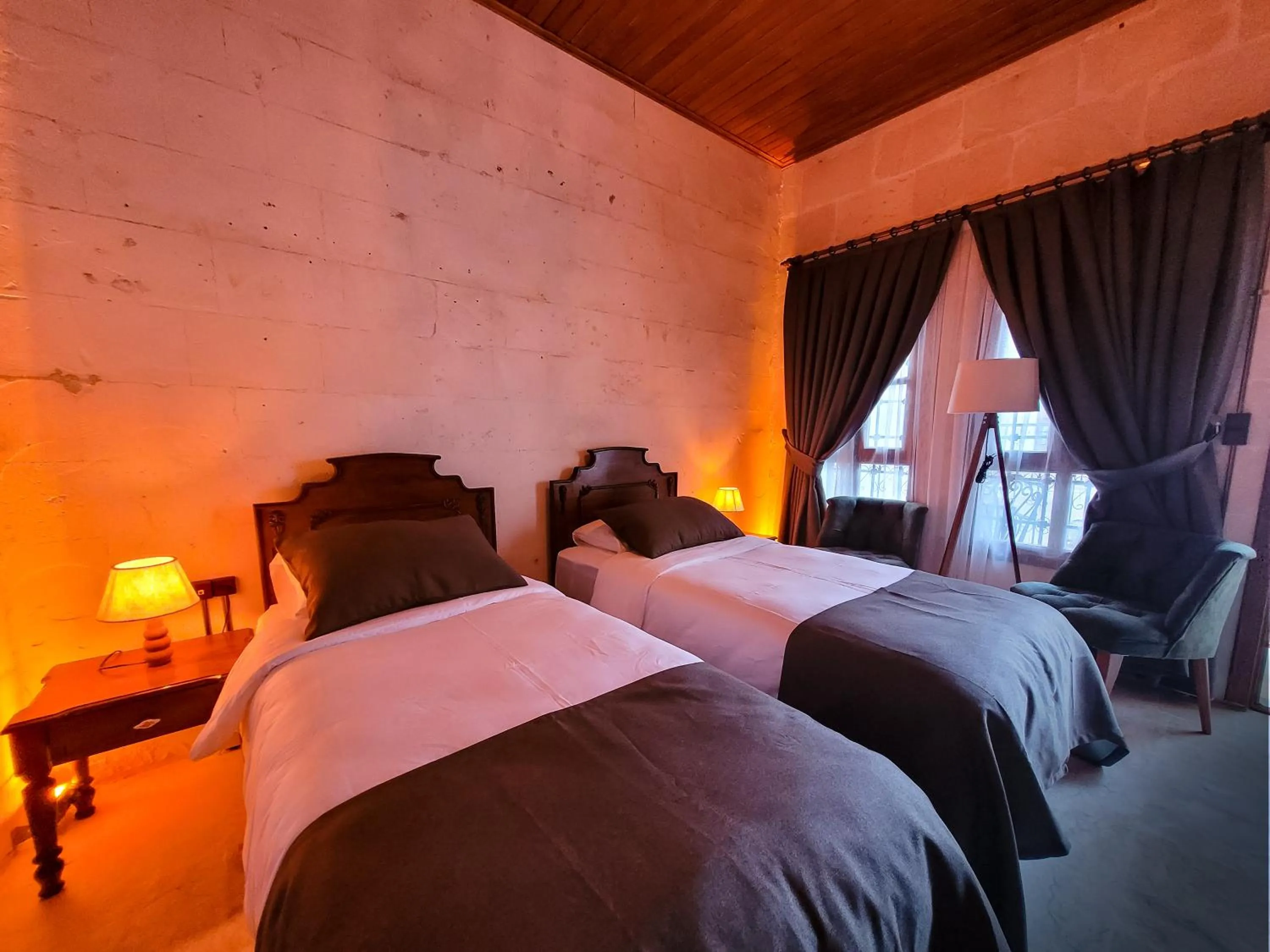 Bed in Reji Boutique Hotel