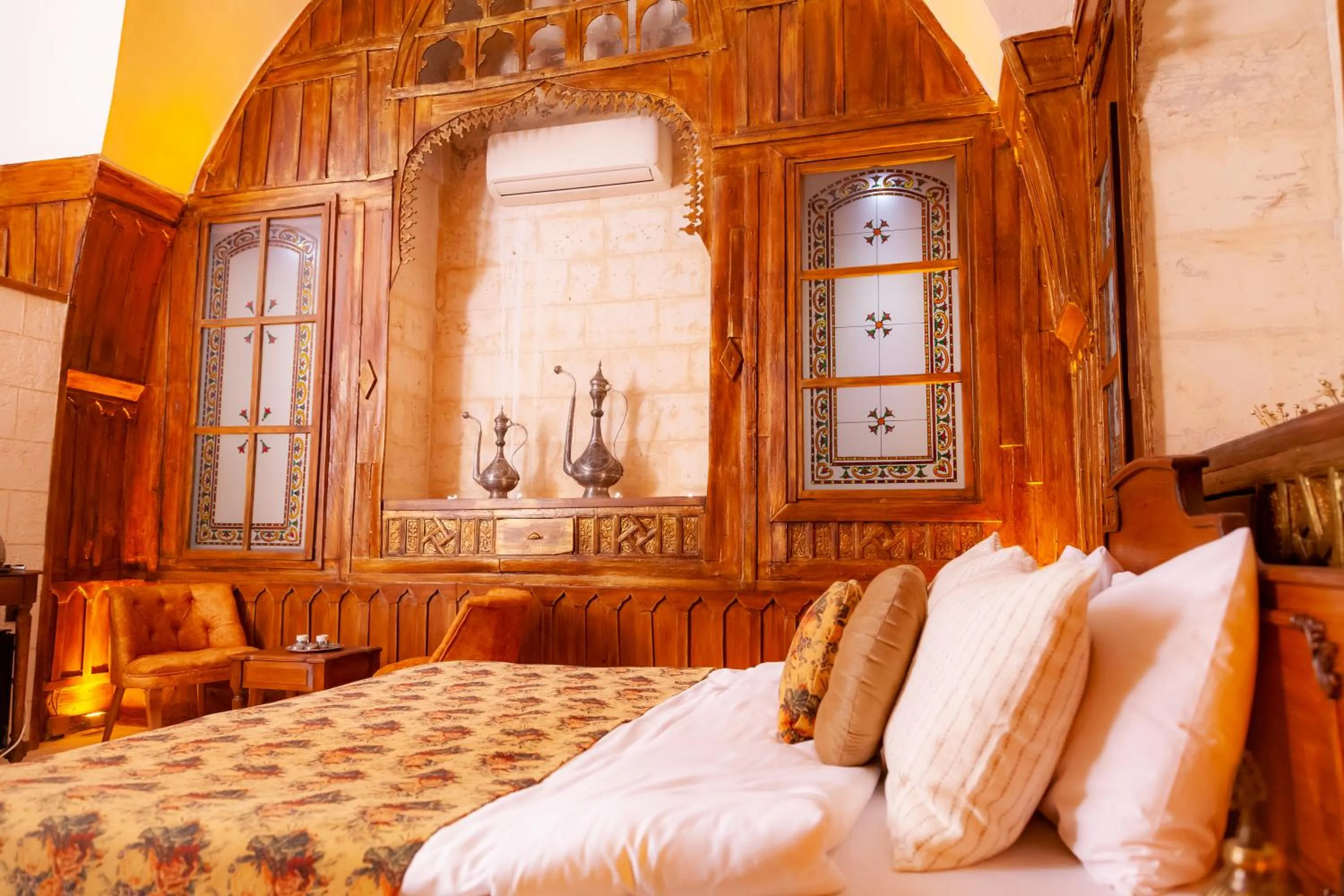 Bed in Reji Boutique Hotel