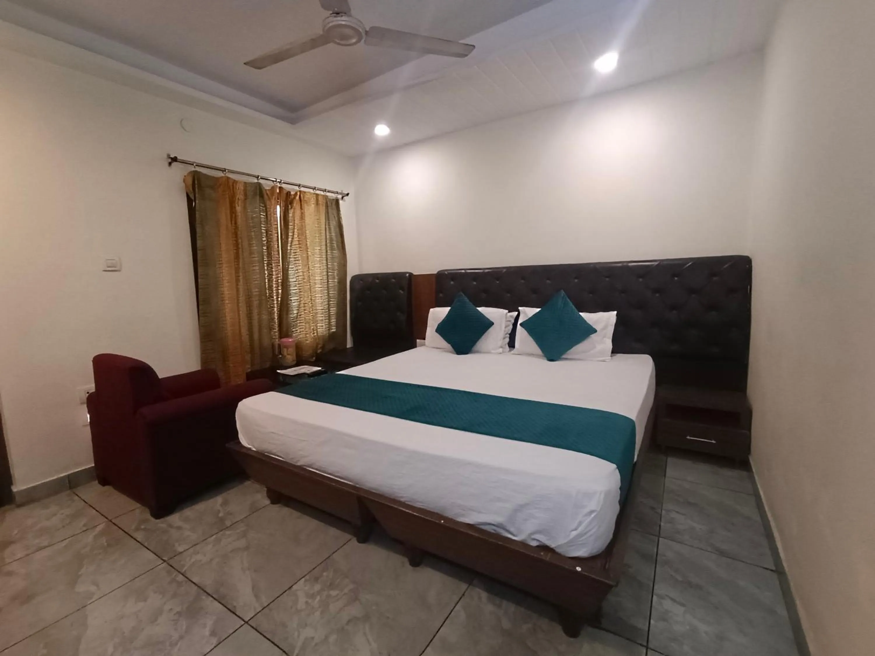 Bed in Hotel Ganga Azure@ Har Ki Pauri Road