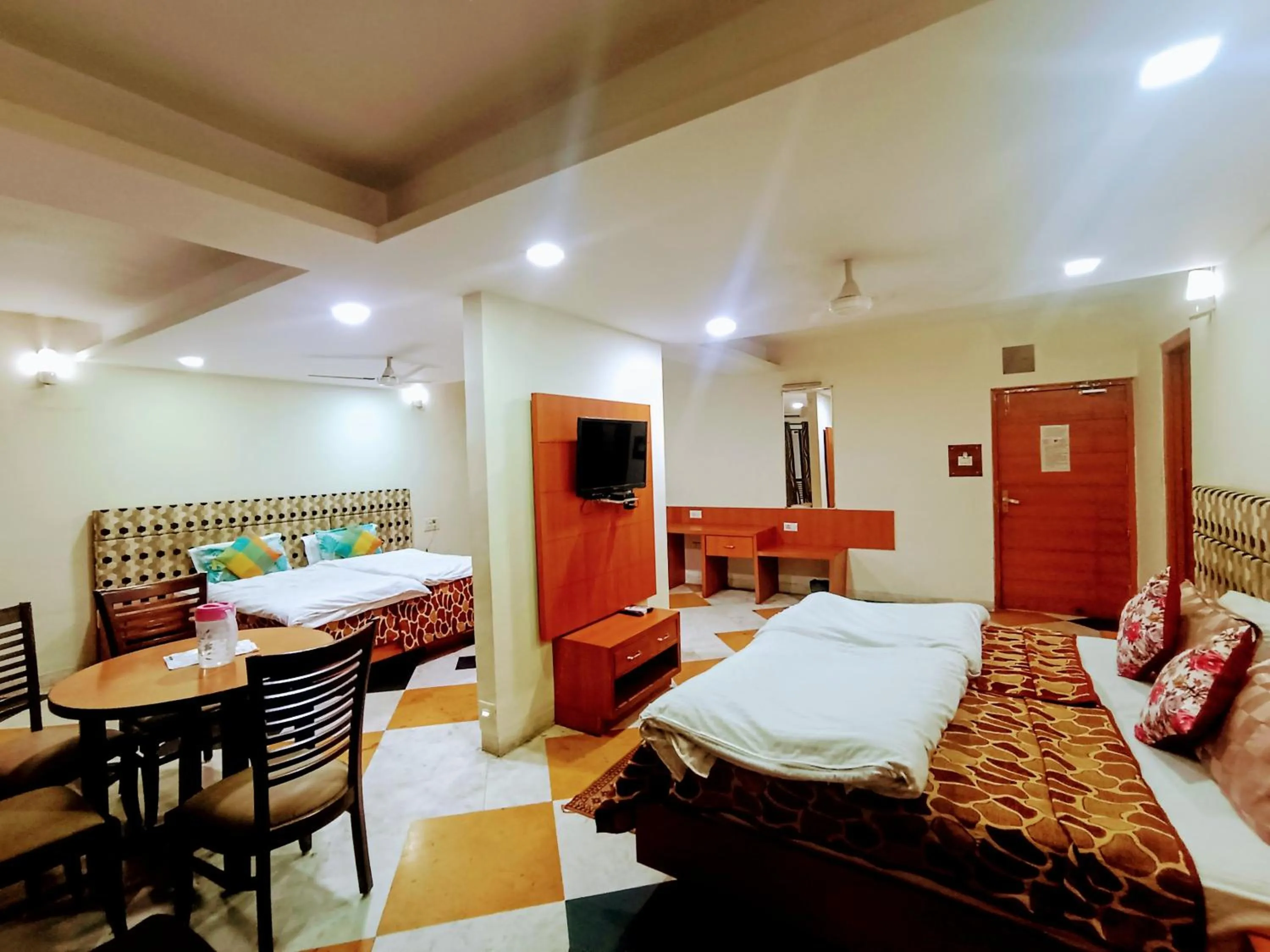 Bedroom, Bed in Hotel Ganga Azure@ Har Ki Pauri Road