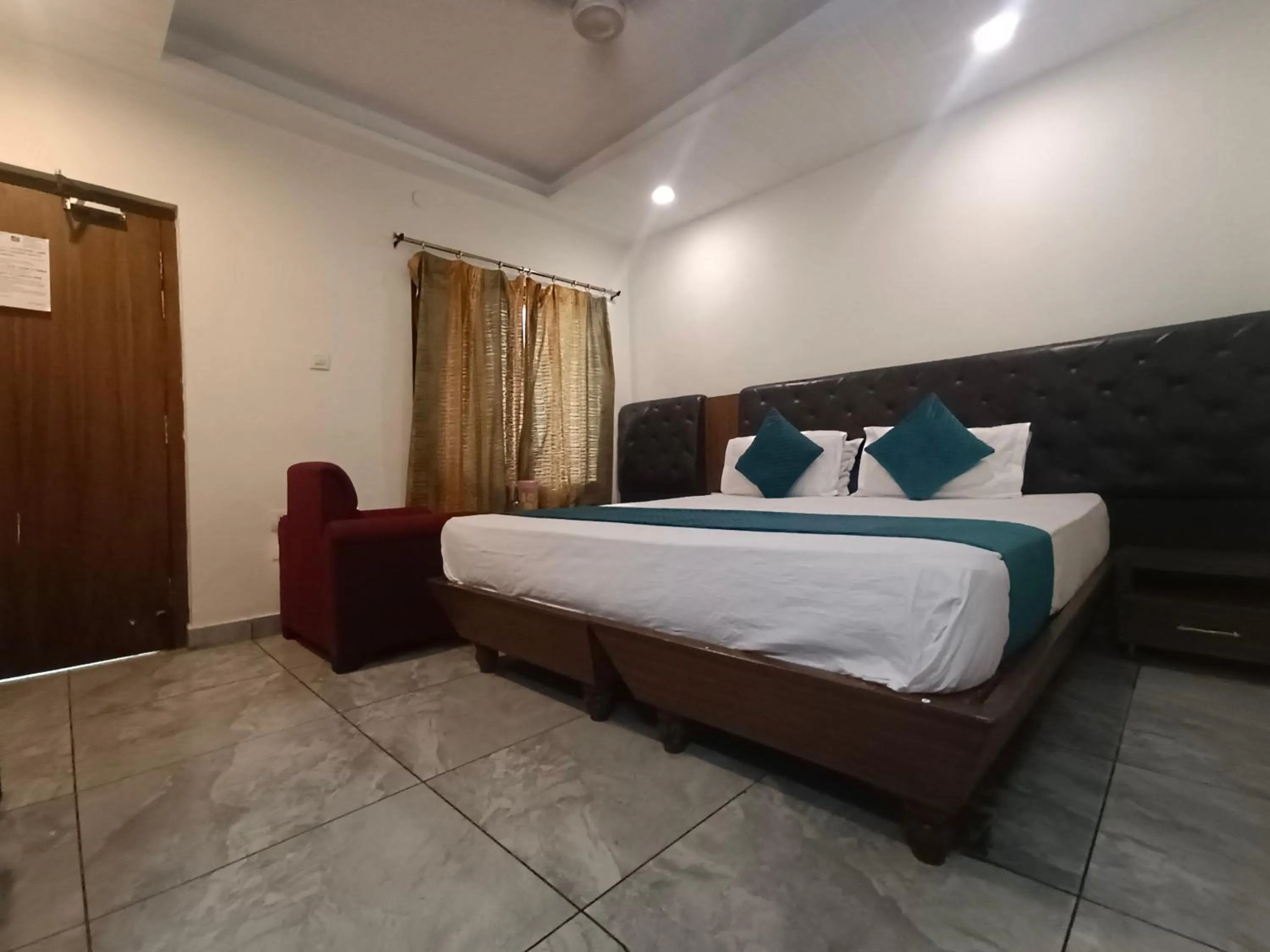 Bed in Hotel Ganga Azure@ Har Ki Pauri Road