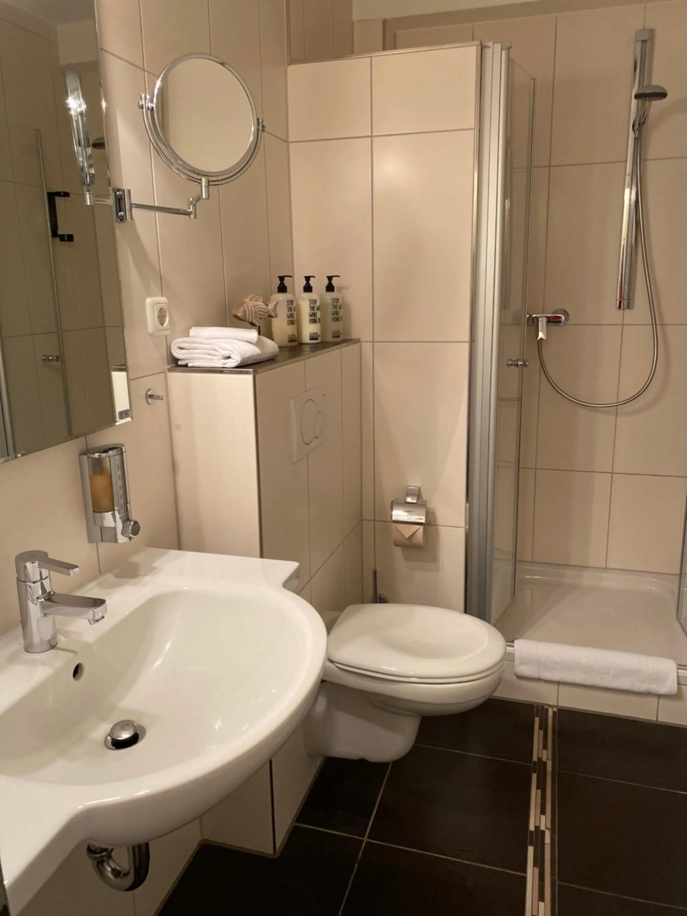 Shower in Lieblingsplatz Hotel Seedeich
