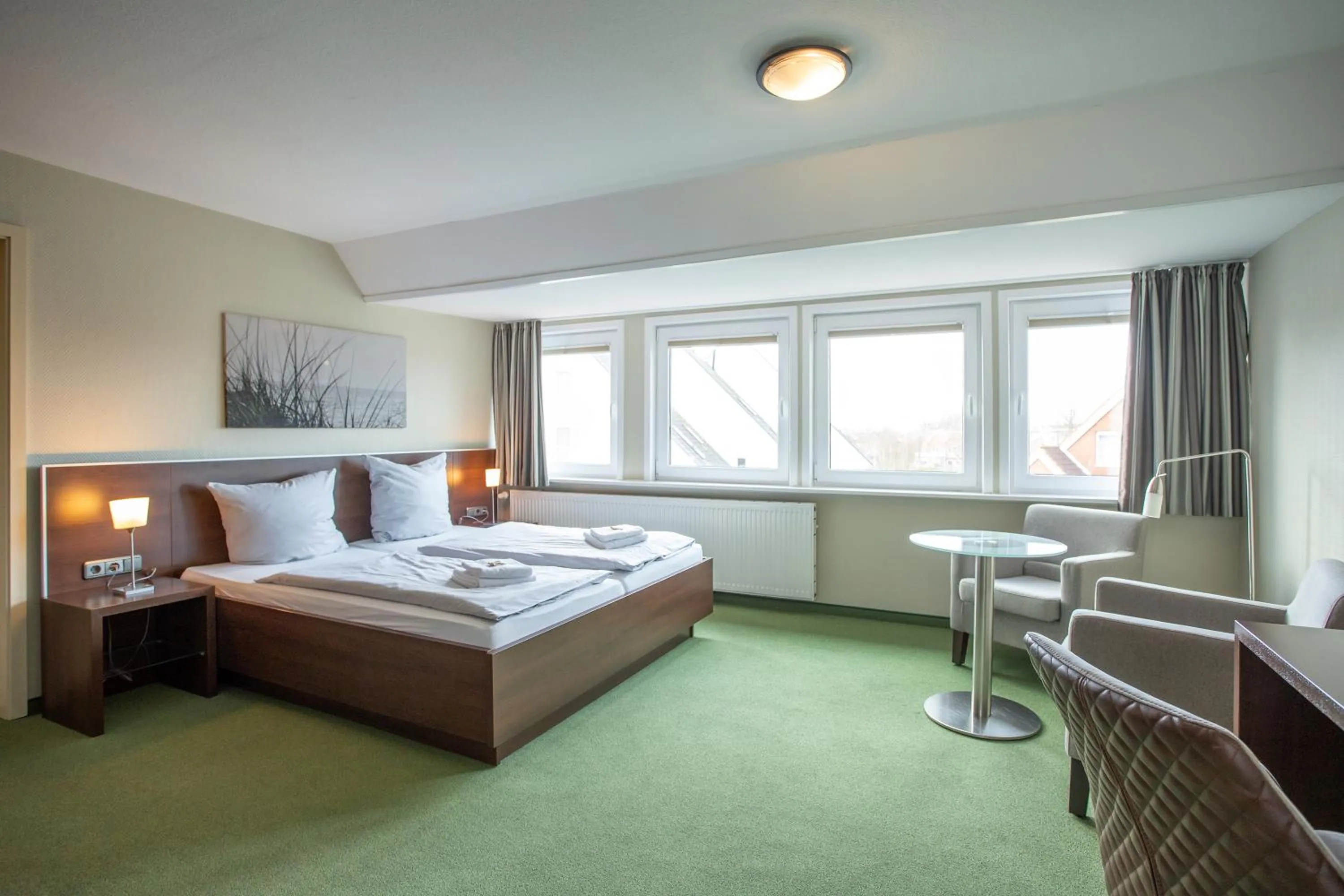 Photo of the whole room, Bed in Lieblingsplatz Hotel Seedeich
