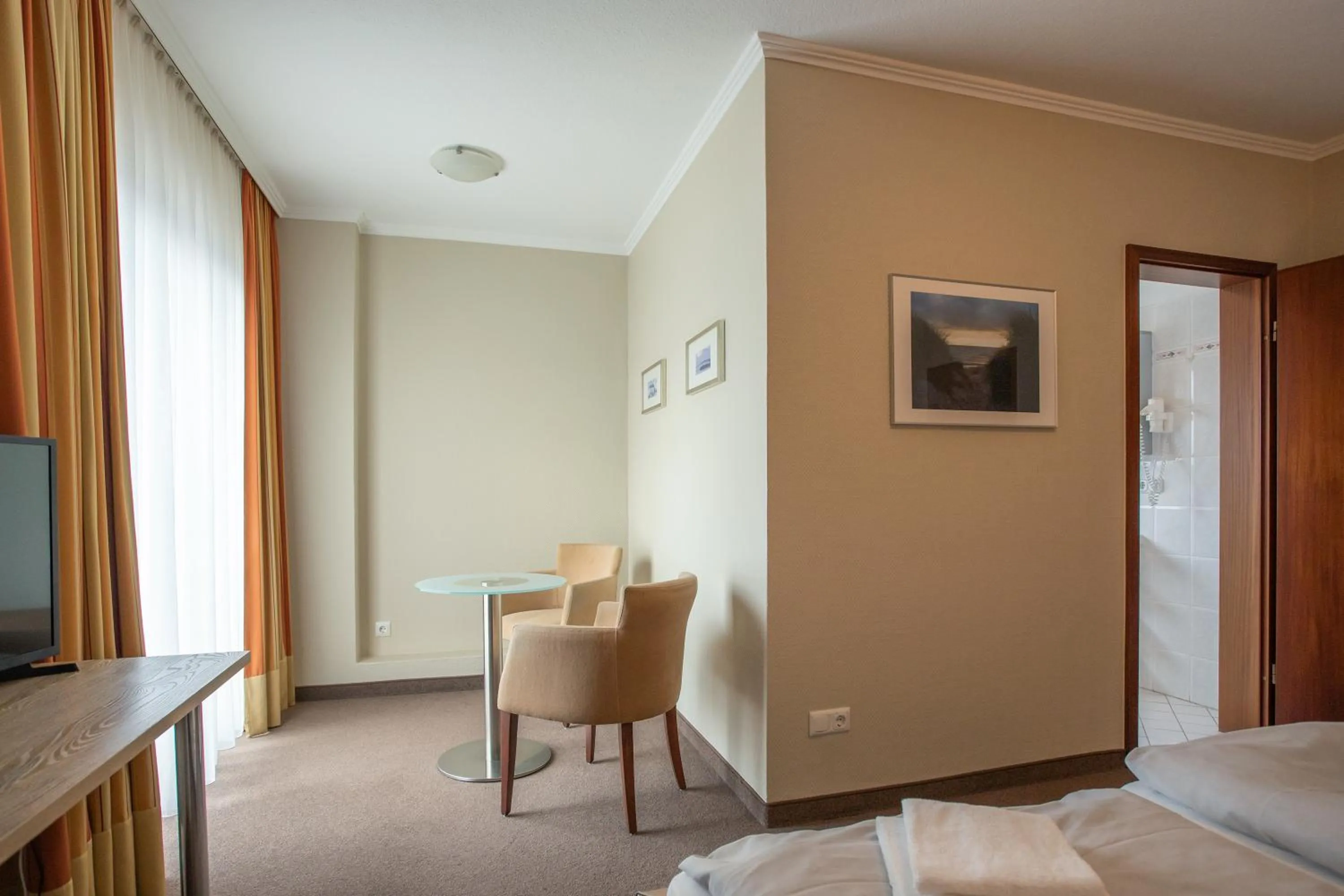 Photo of the whole room, Bed in Lieblingsplatz Hotel Seedeich