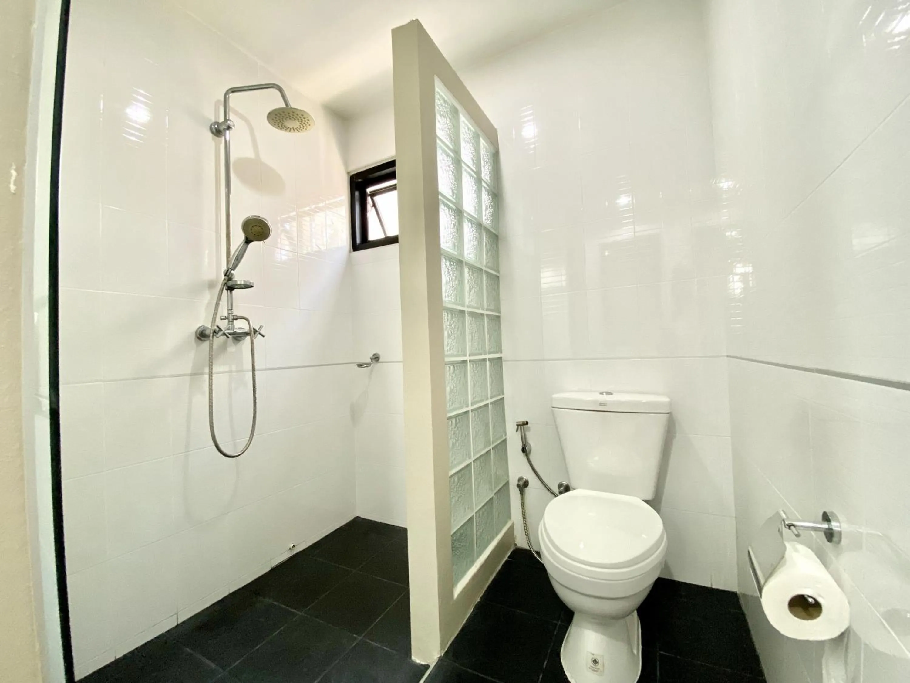 Shower in Mamatel boutique