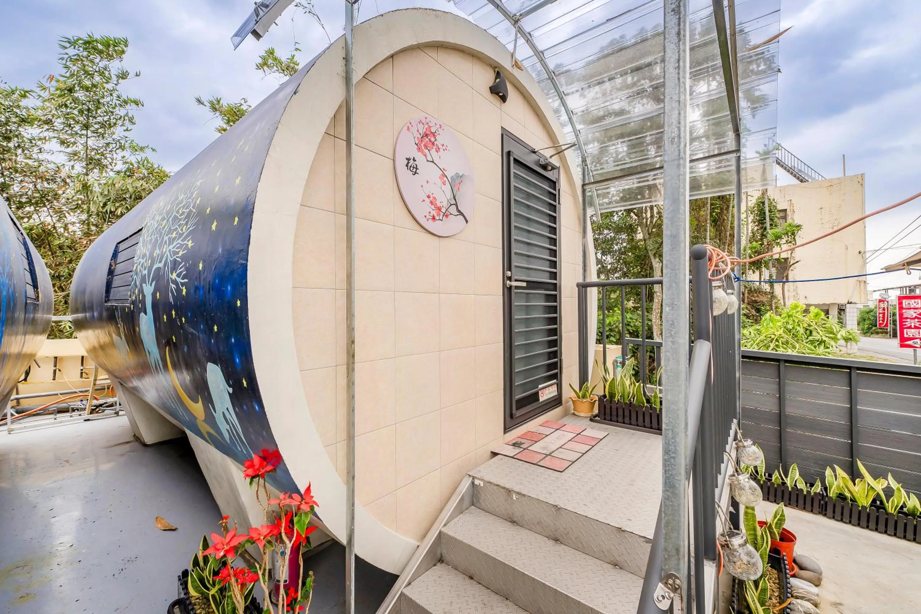 Property building in Shen-Lu-Ju B&B