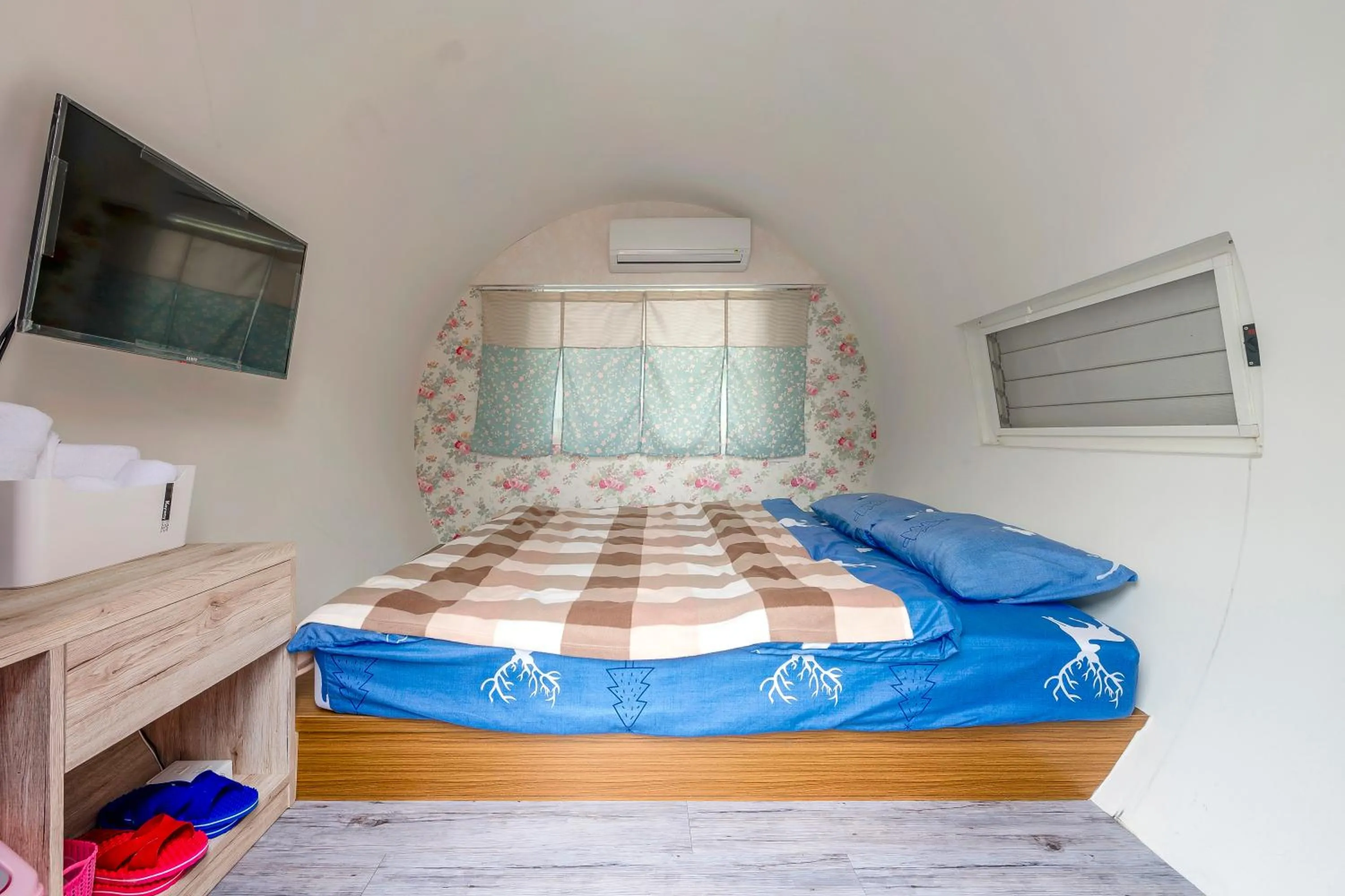 On site, Bed in Shen-Lu-Ju B&B