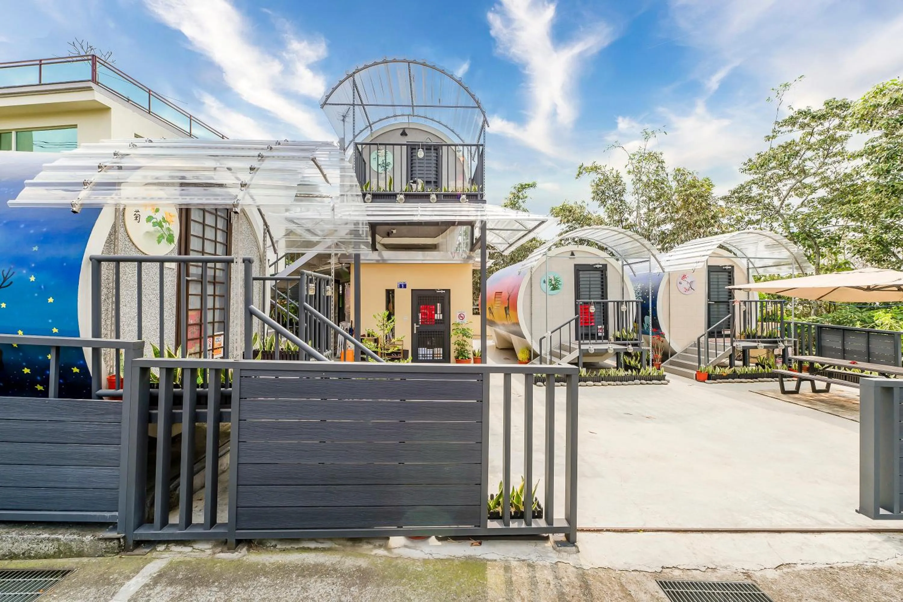 Property building in Shen-Lu-Ju B&B