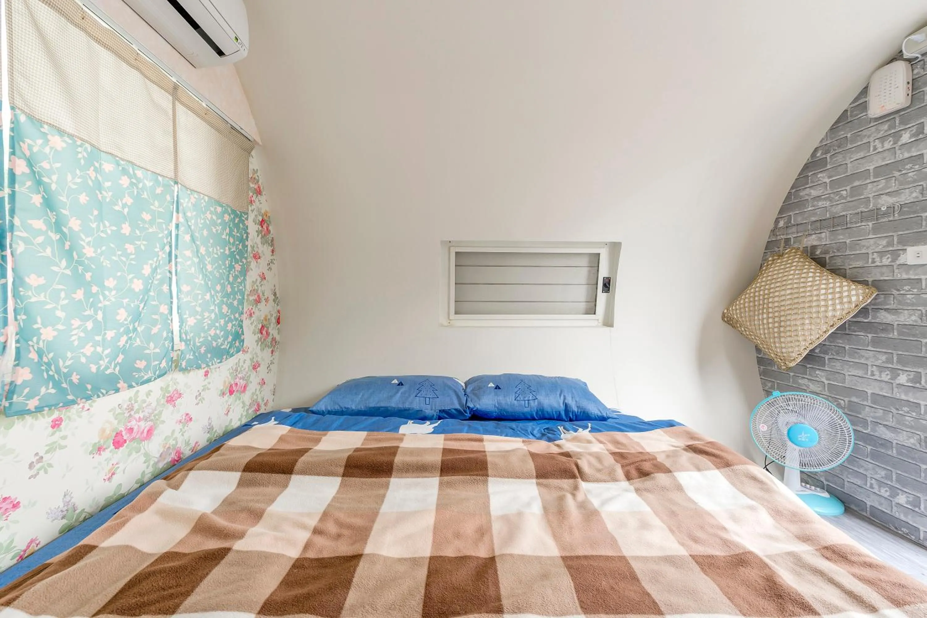 On site, Bed in Shen-Lu-Ju B&B