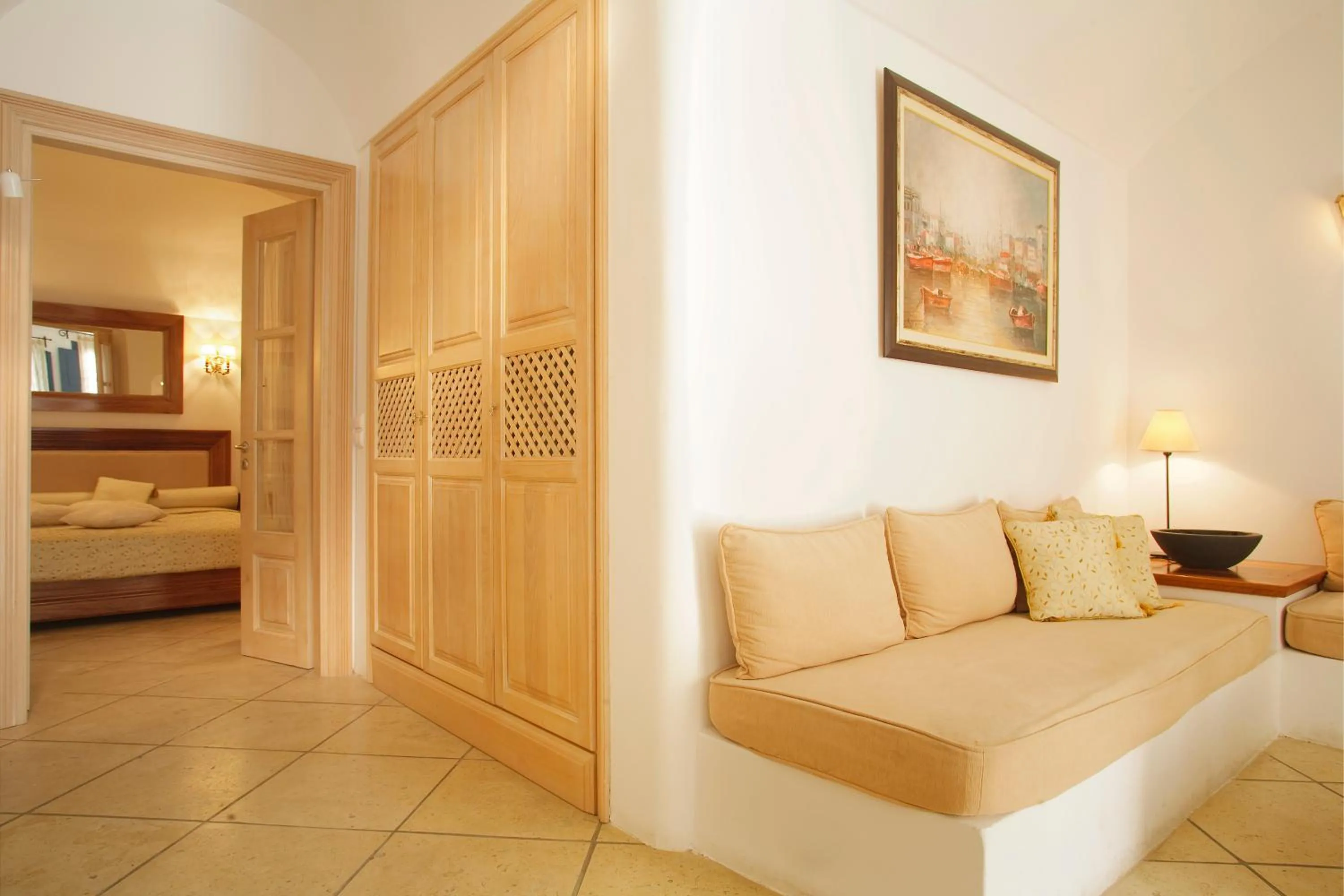 Living room, Bed in Tamarix Del Mar Suites