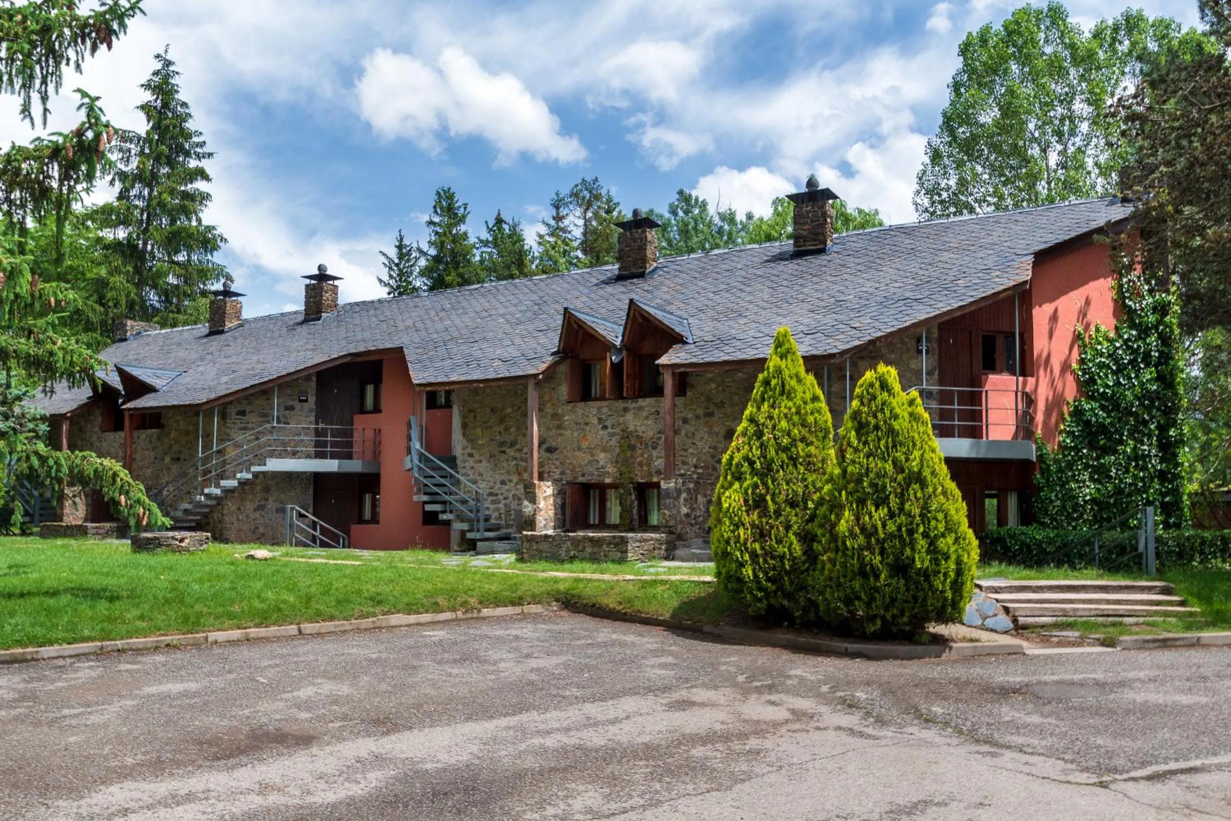 Property building in Hotel Xalet del Golf