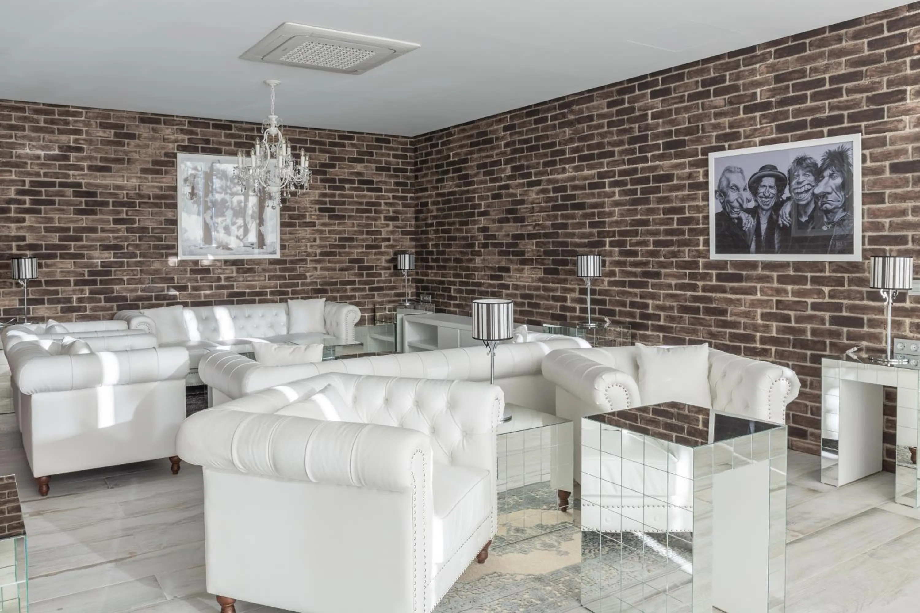 Lounge or bar in Sandos Benidorm Suites