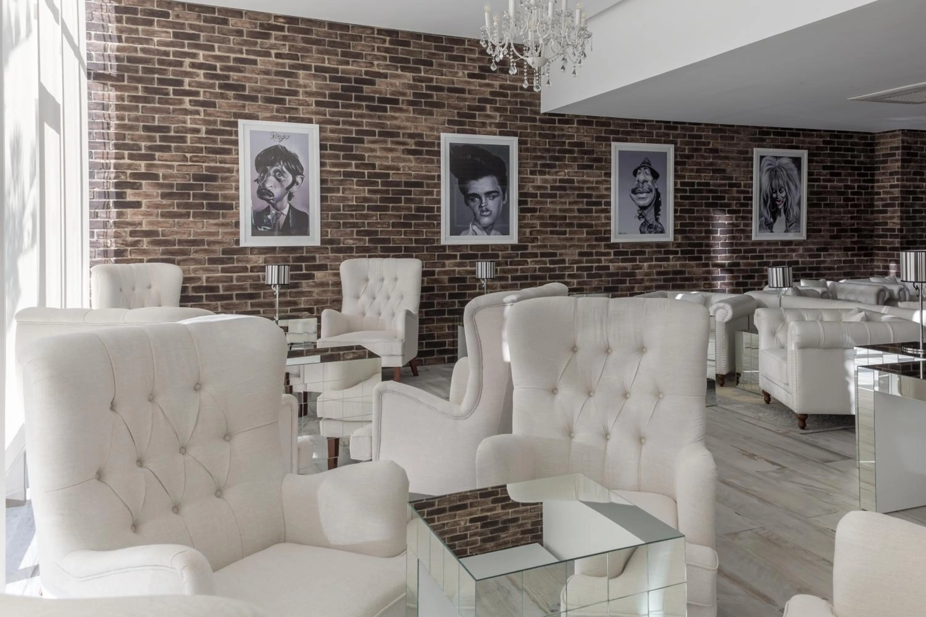 Lounge or bar in Sandos Benidorm Suites