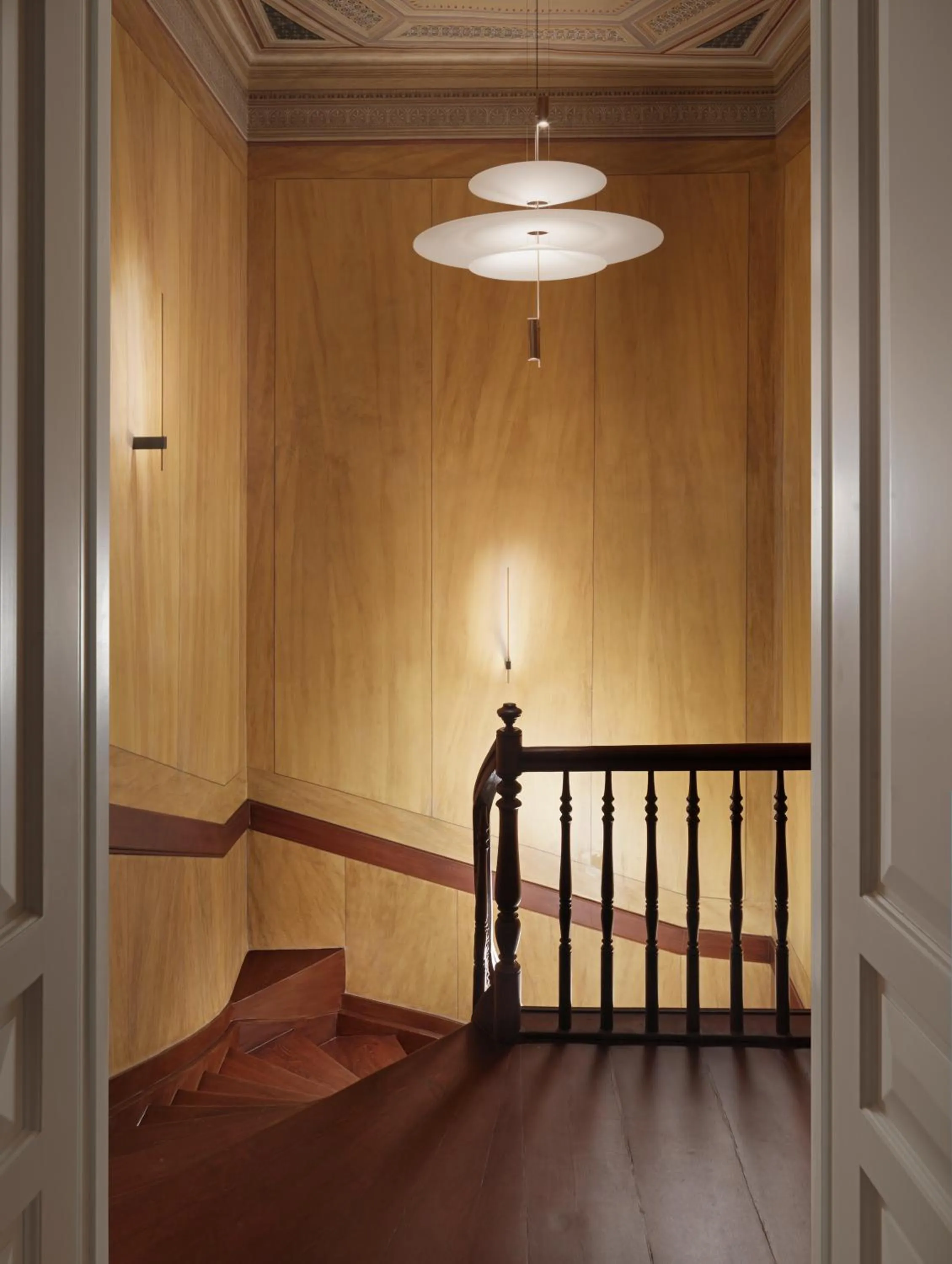 Property building, Bed in Monument Hotel