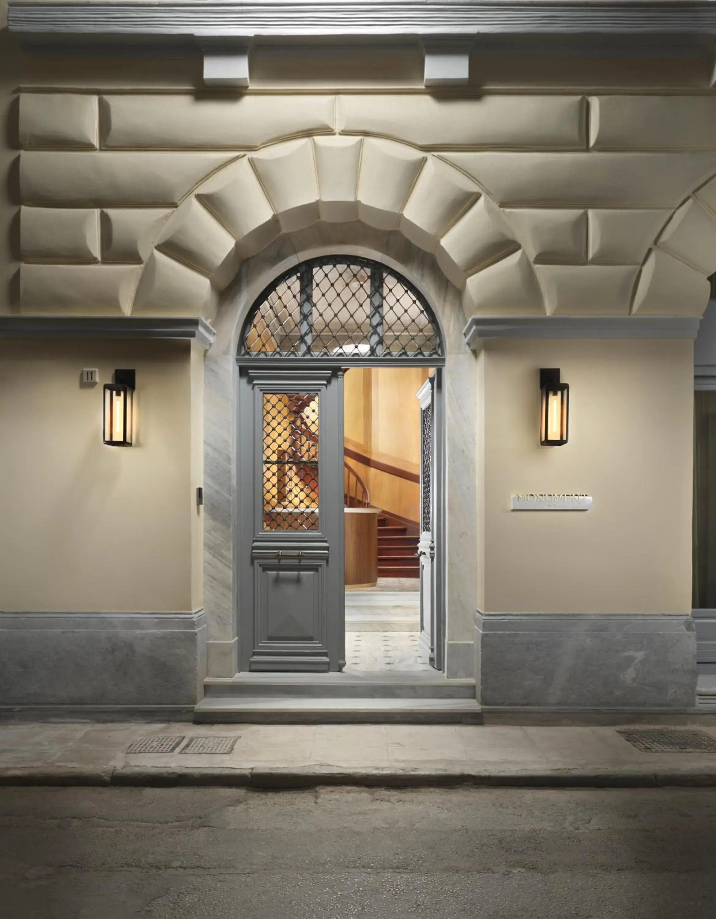 Facade/entrance in Monument Hotel Facade/entrance in Monument Hotel