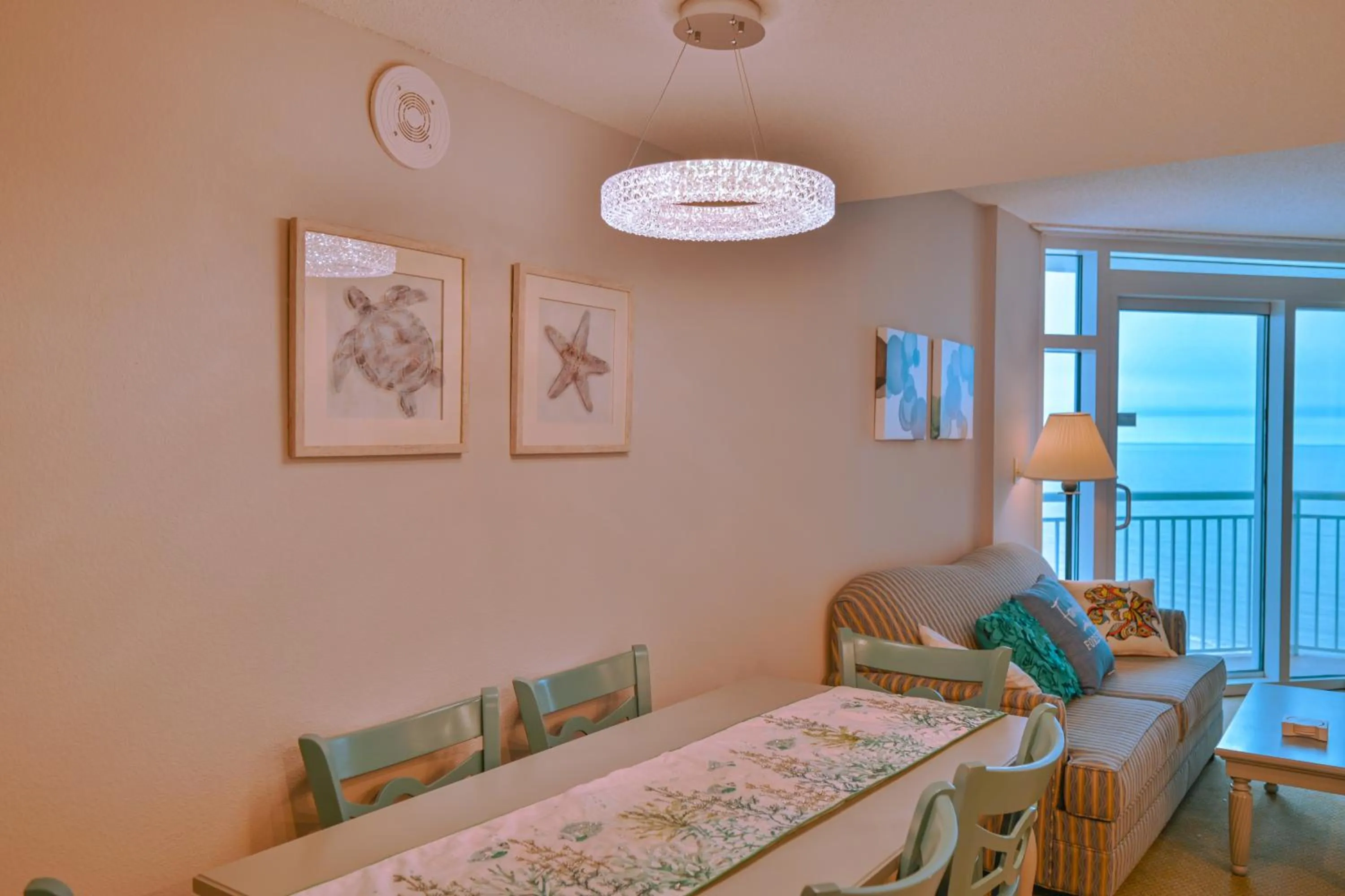 Dining area, Bed in Pristine Condo Glorious Ocean View HS 11th Floor