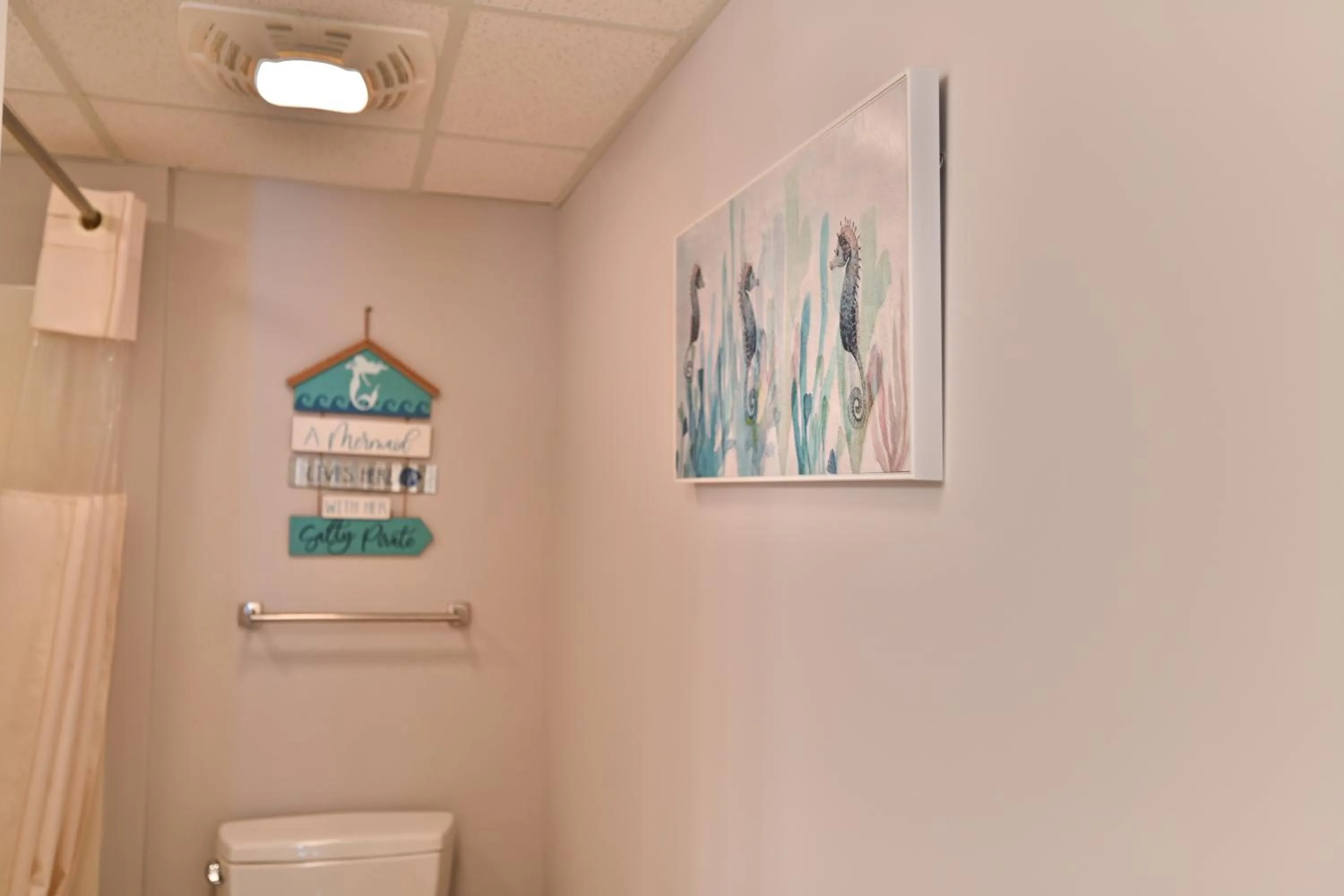 Decorative detail in Pristine Condo Glorious Ocean View HS 11th Floor