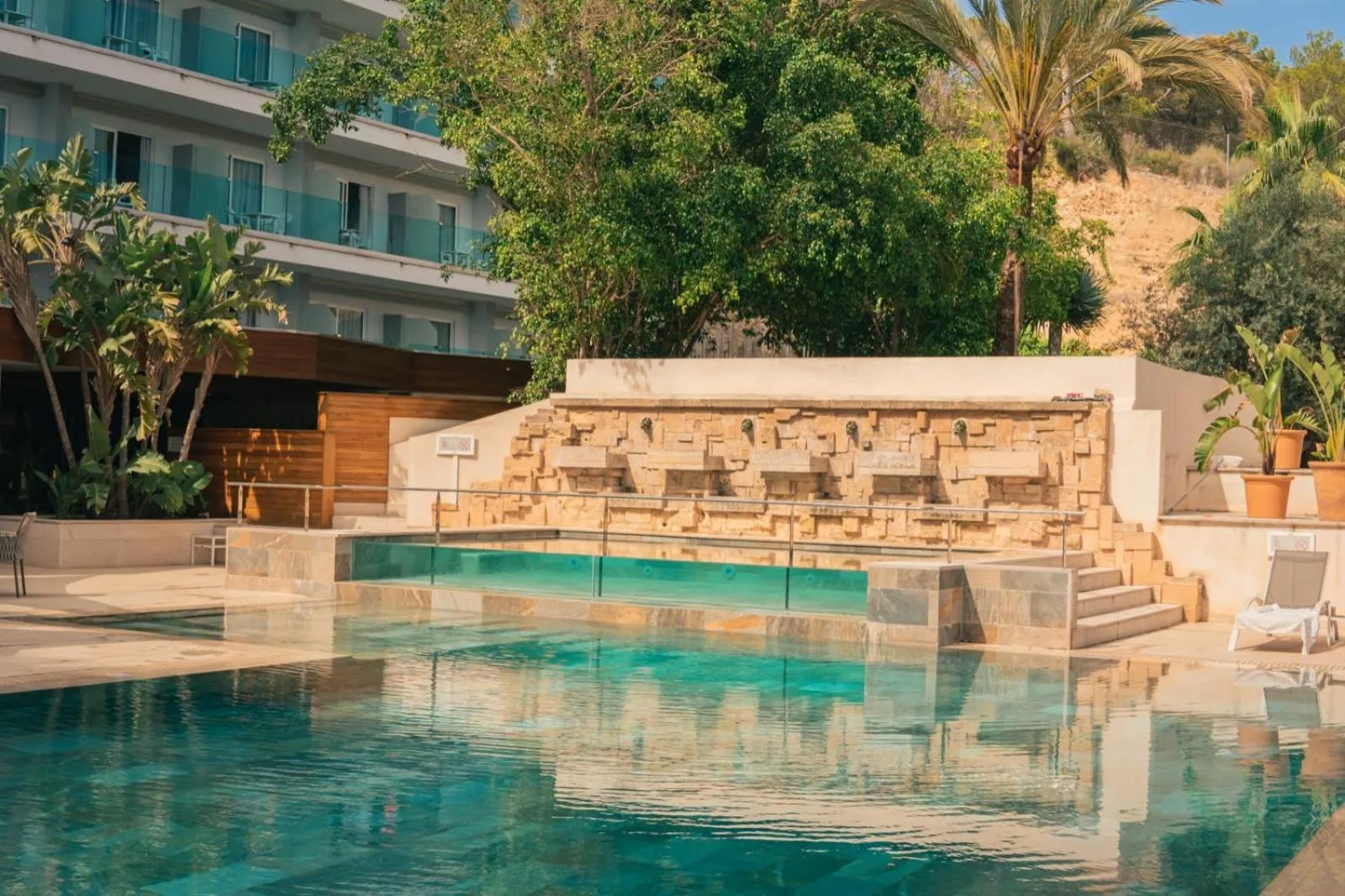 Swimming pool in Hotel Bahia del Sol