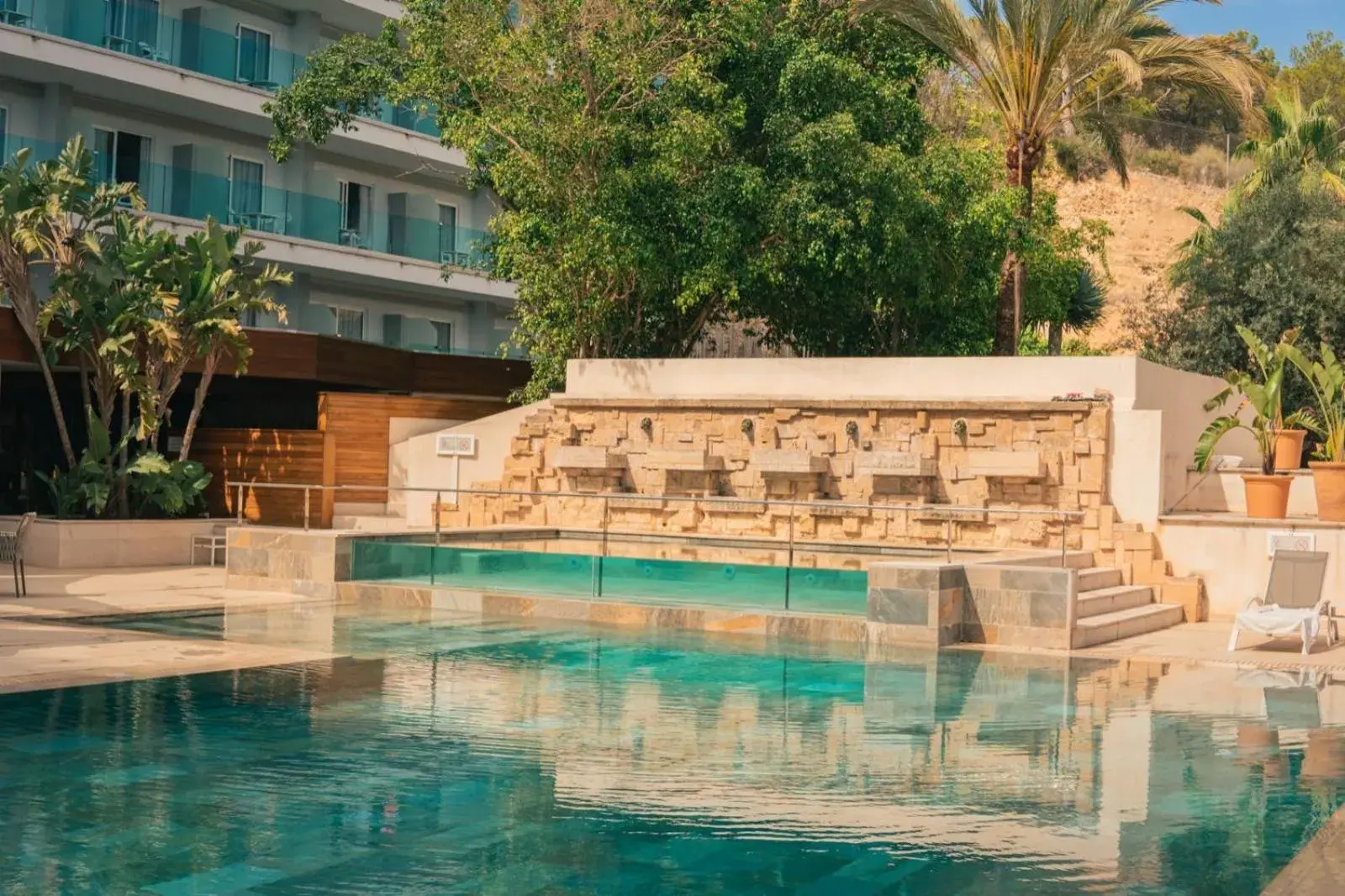 Swimming pool in Hotel Bahia del Sol Swimming pool in Hotel Bahia del Sol