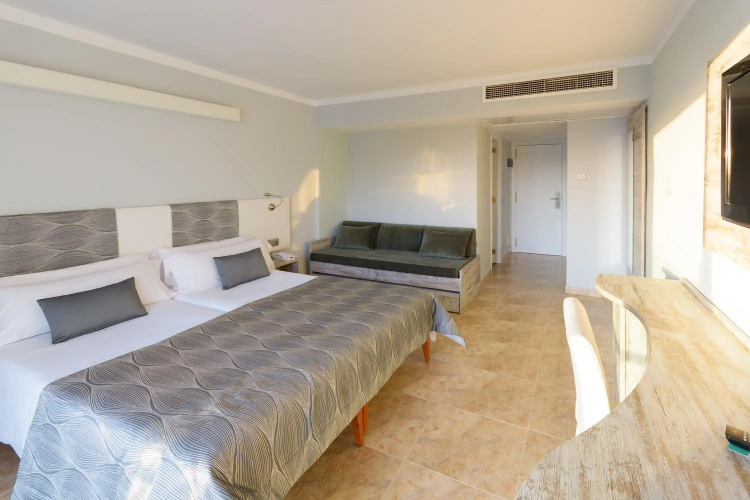 Bed in Hotel Bahia del Sol Bed in Hotel Bahia del Sol