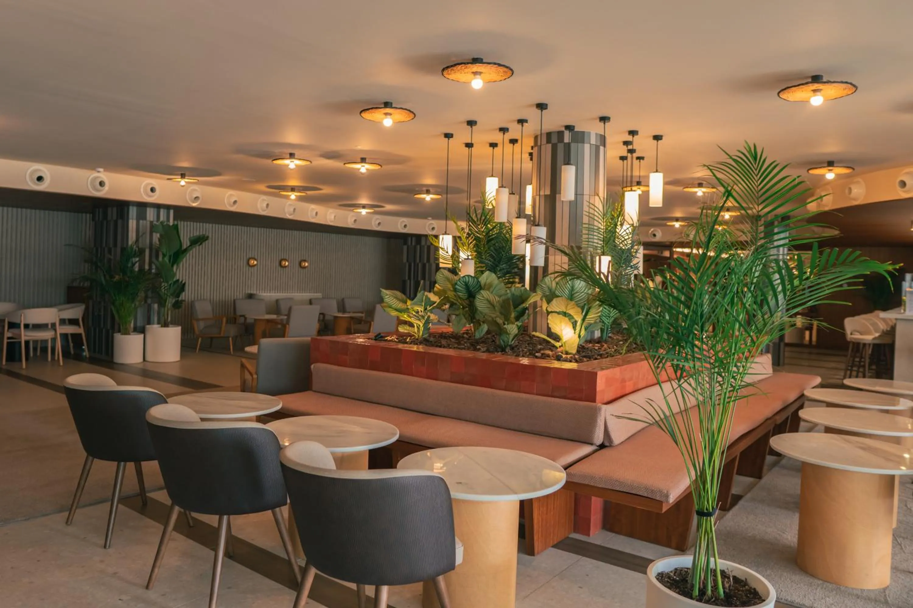 Lounge or bar in Hotel Bahia del Sol