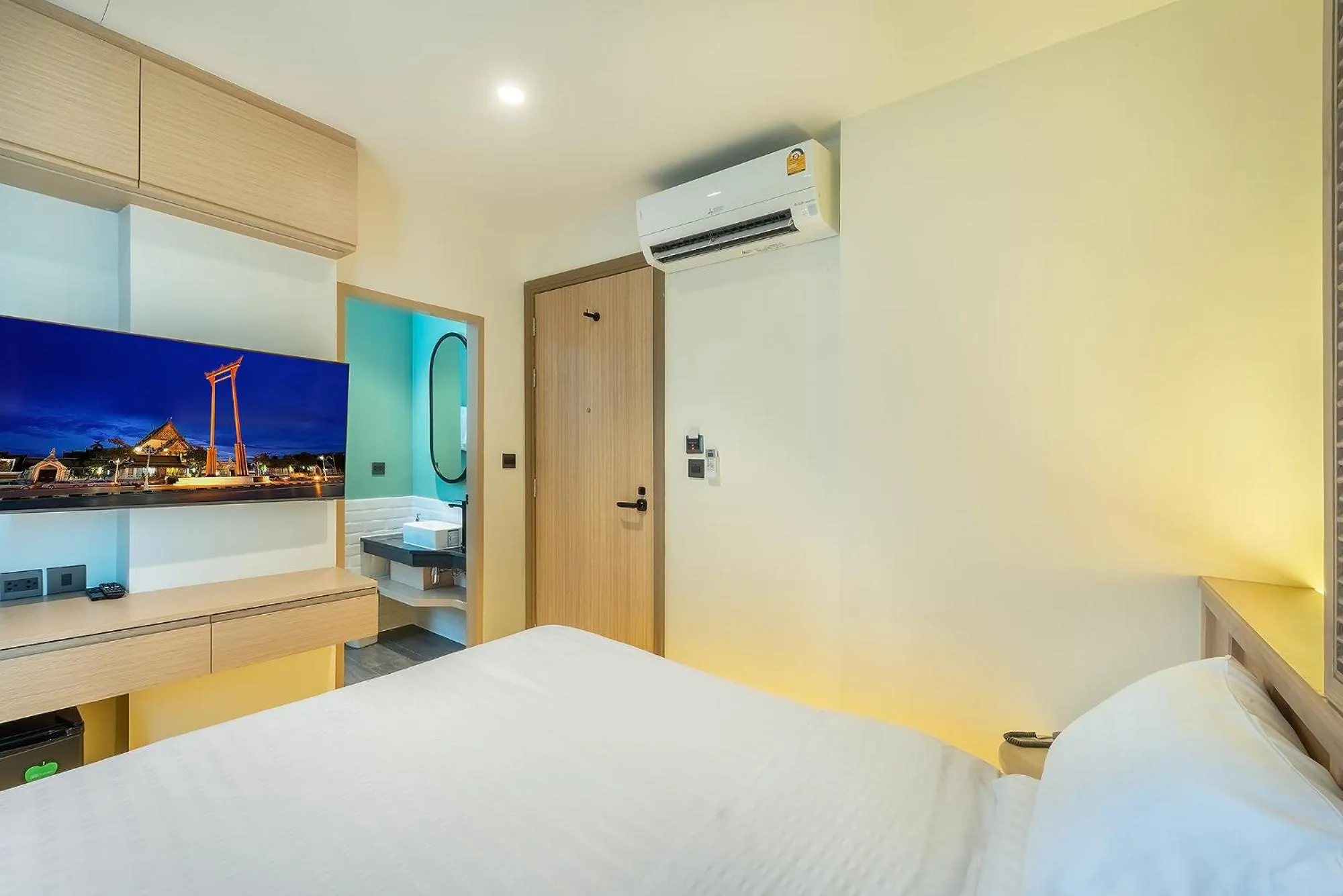 TV and multimedia, Bed in Phra Nakhon Poshtel