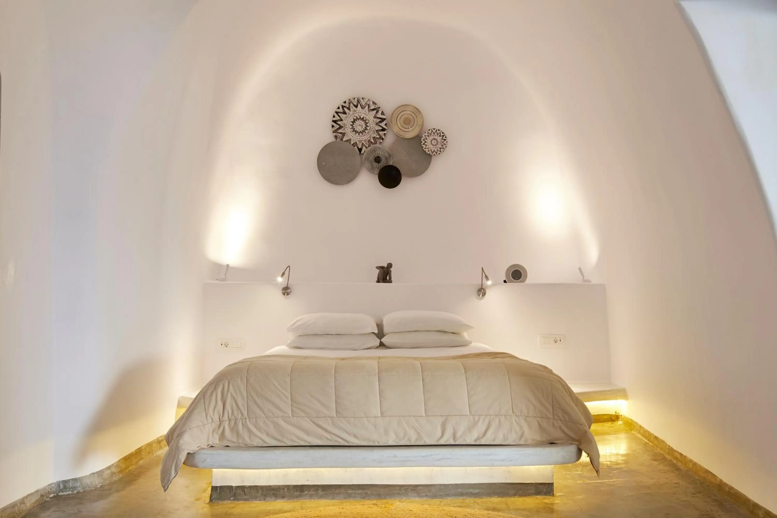 Bedroom, Bed in Suites of the Gods Cave Spa Hotel