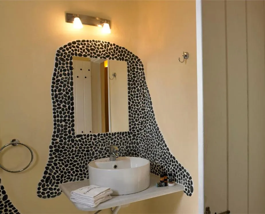 Bathroom in Suites of the Gods Cave Spa Hotel