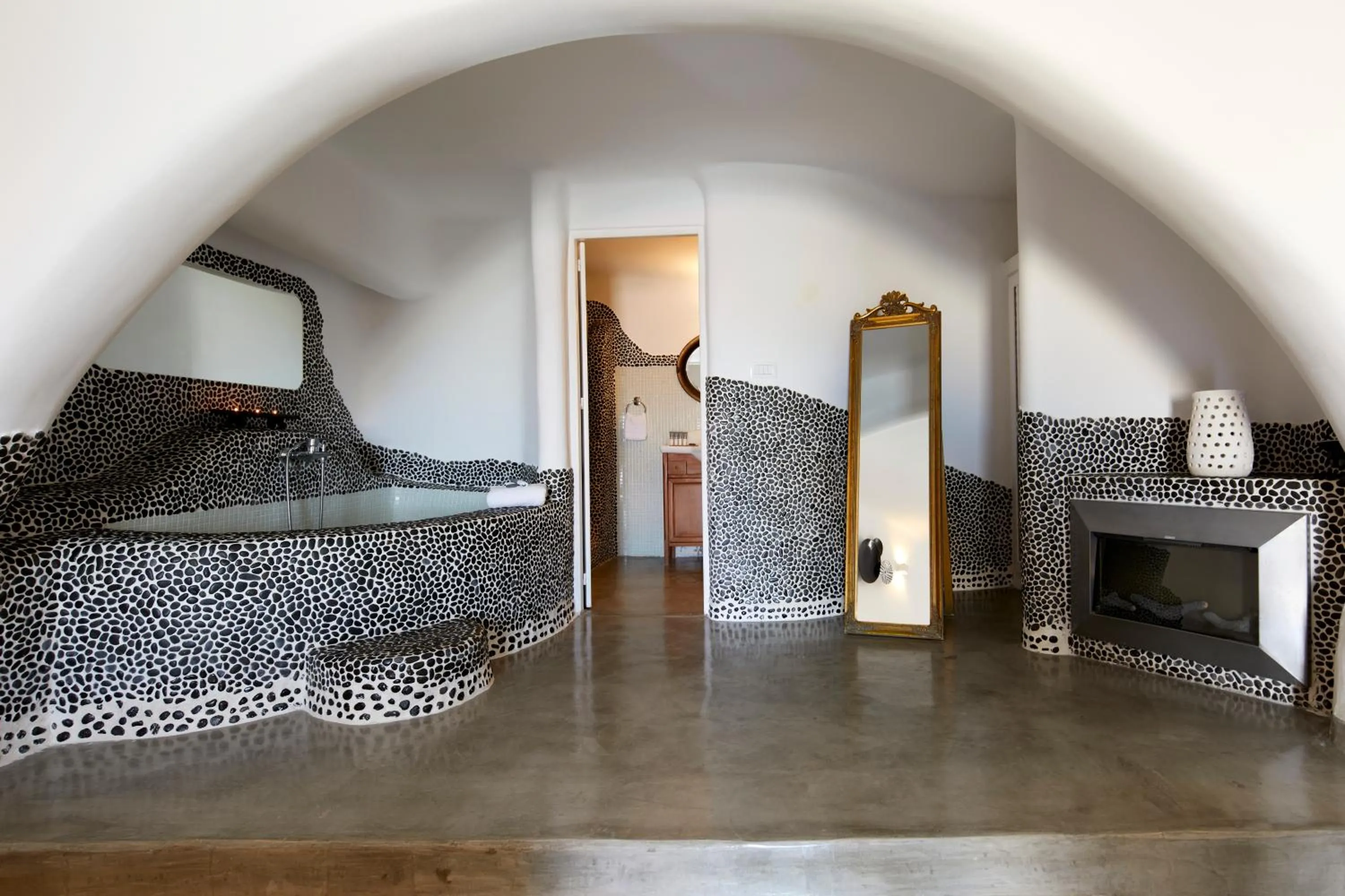 Decorative detail in Suites of the Gods Cave Spa Hotel