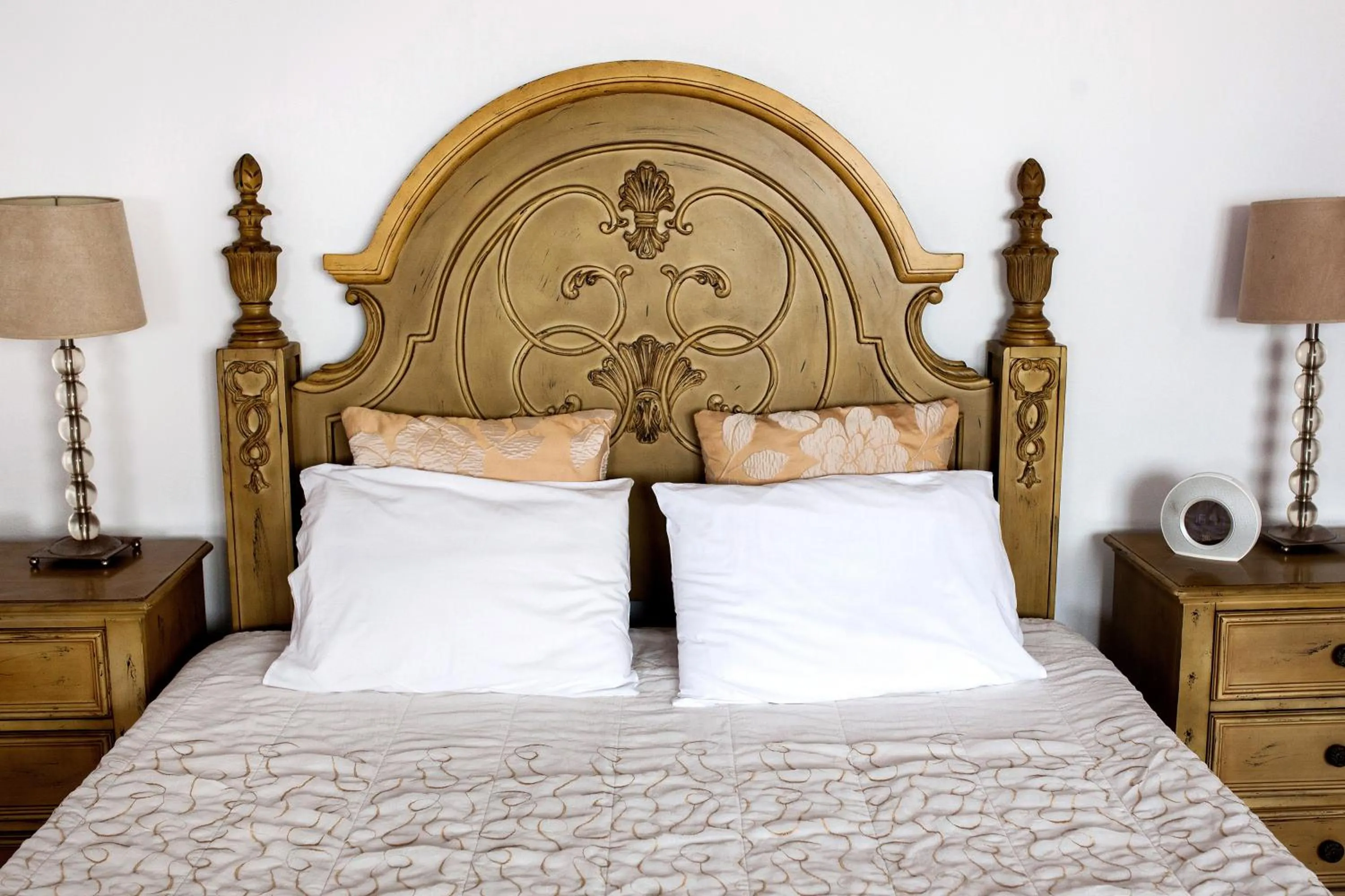 Bedroom, Bed in Suites of the Gods Cave Spa Hotel