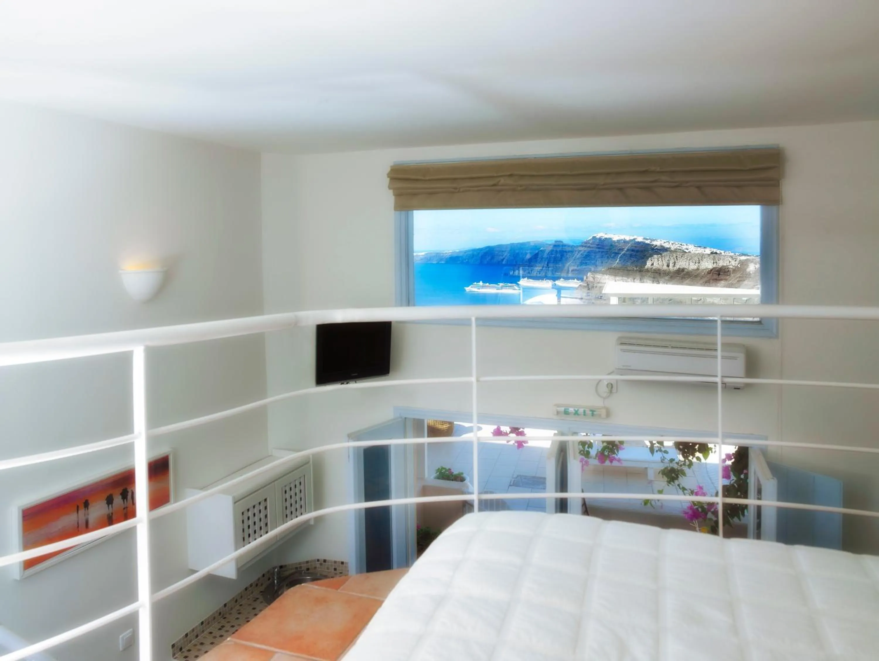 Day, Bed in Suites of the Gods Cave Spa Hotel