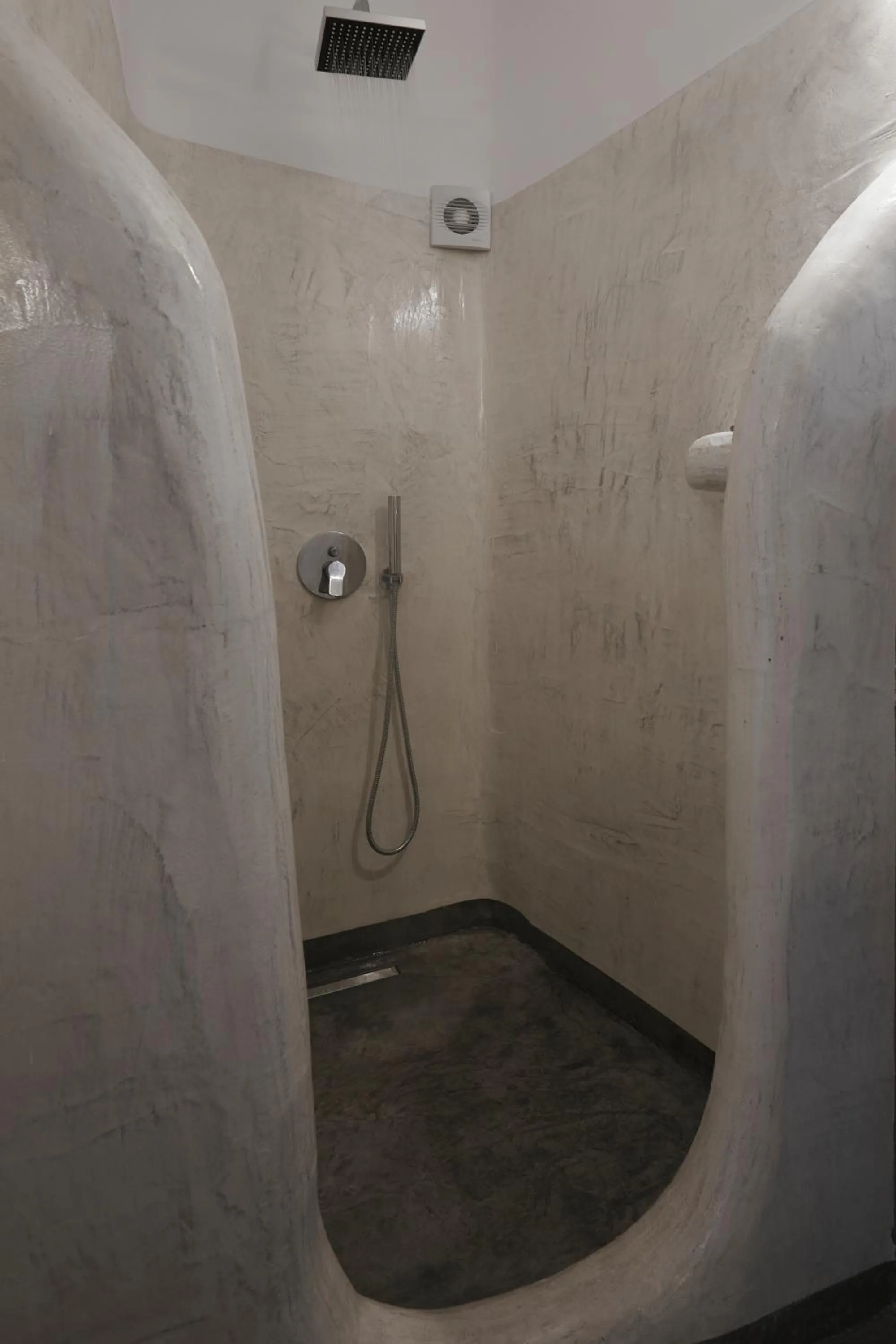 Bathroom in Suites of the Gods Cave Spa Hotel