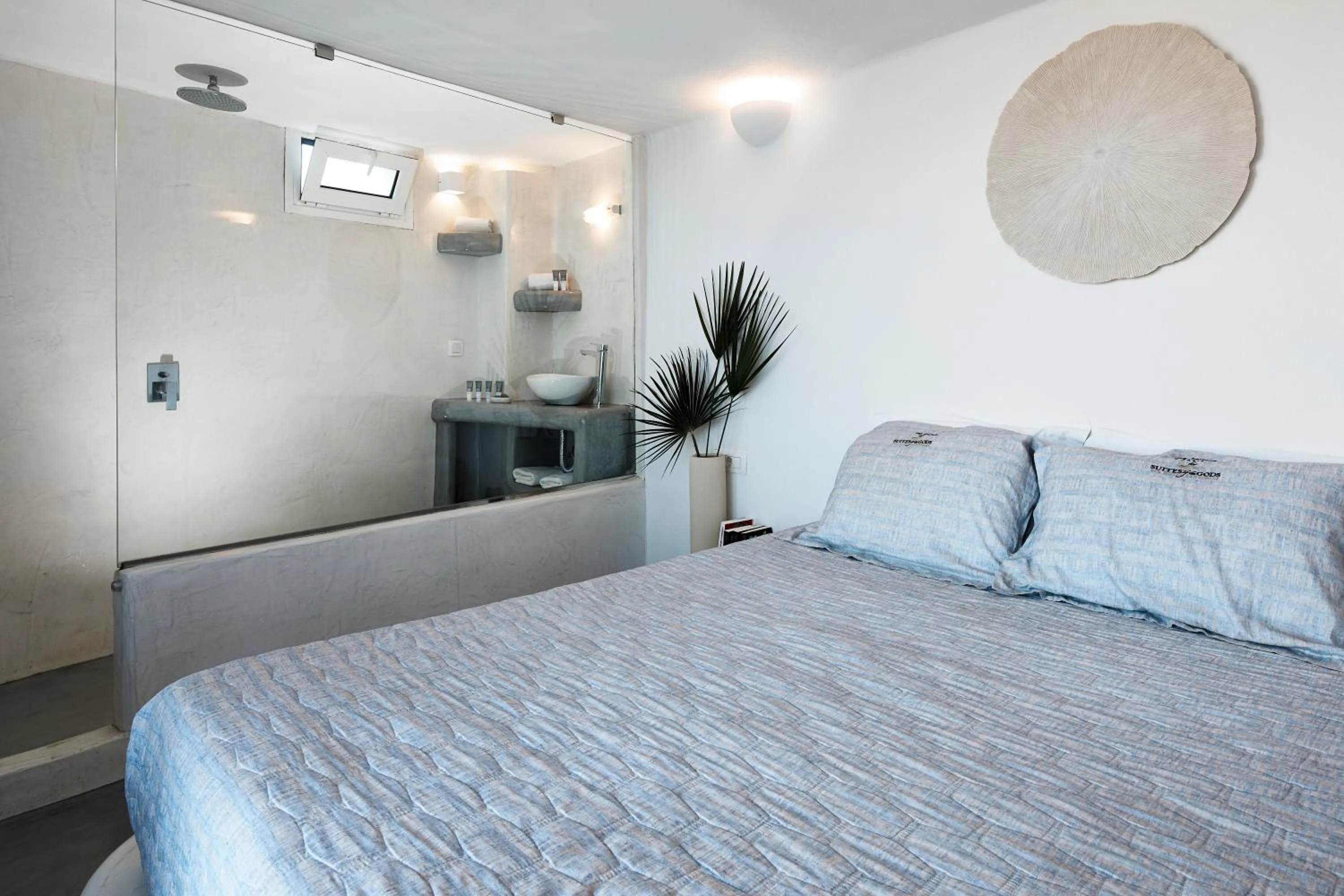 Bedroom, Bed in Suites of the Gods Cave Spa Hotel