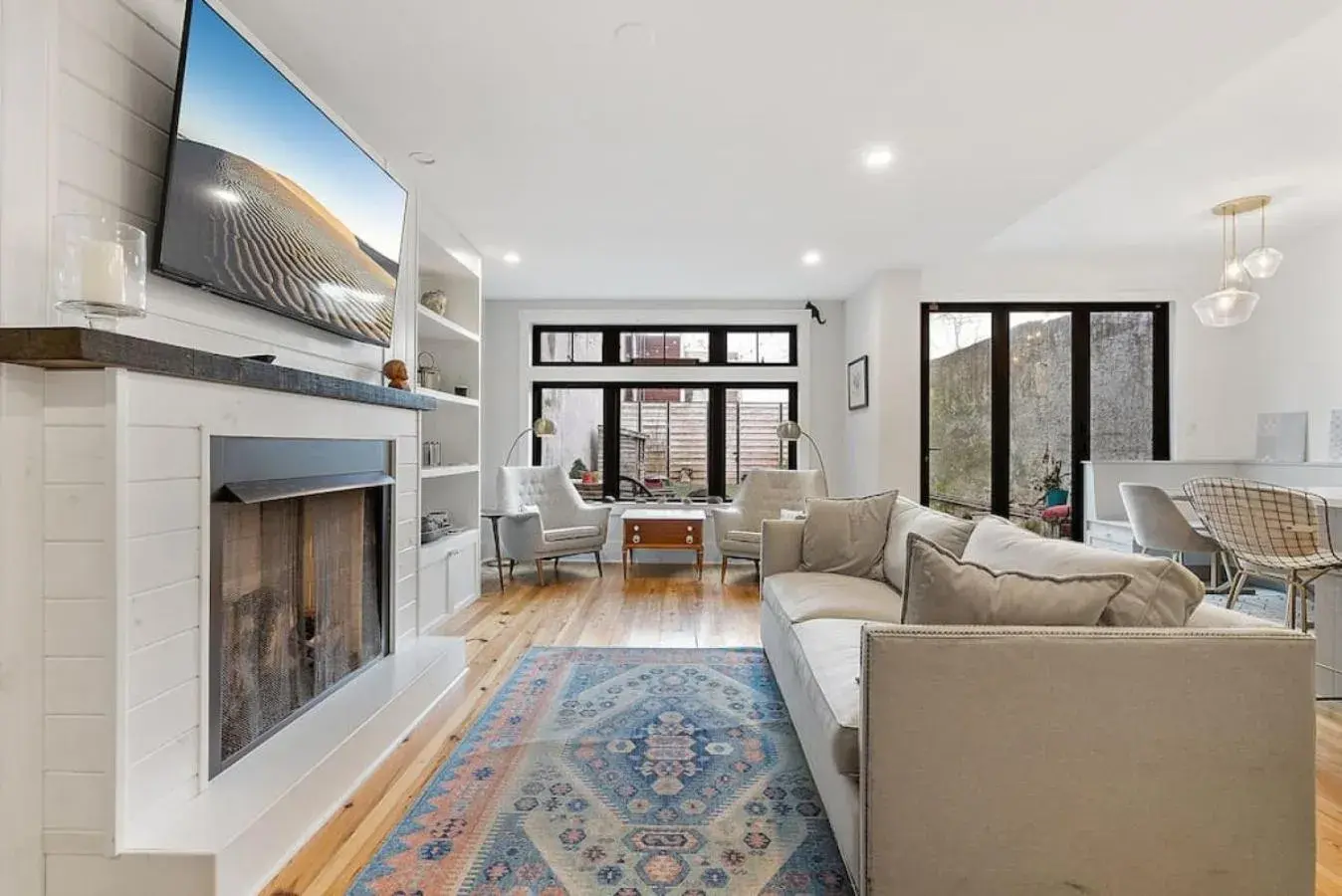 Designer 3 BR Townhome with Beautiful Backyard Designer 3 BR Townhome with Beautiful Backyard